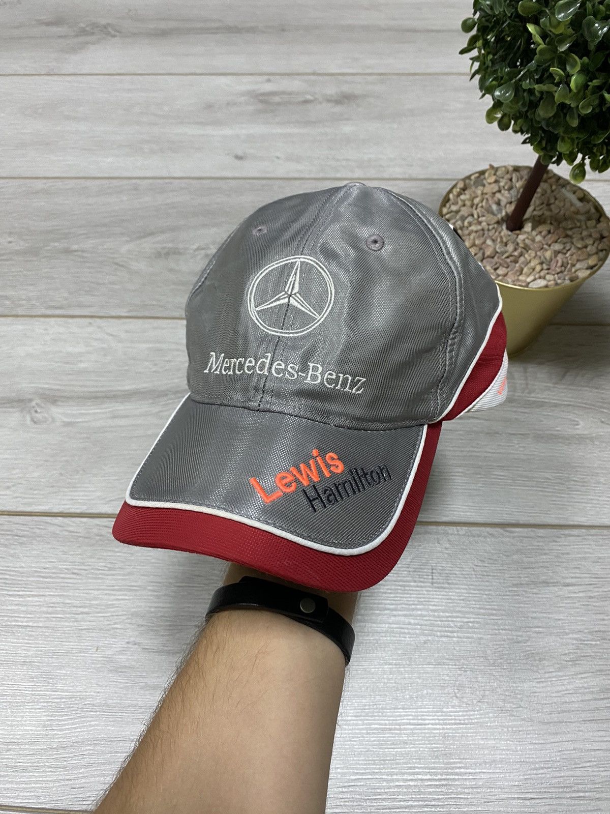 Mercedes-Benz Mercedes Benz Vodafone 2 🇬🇧 UK Mclaren vintage racing cap Size ONE SIZE - 1 Thumbnail