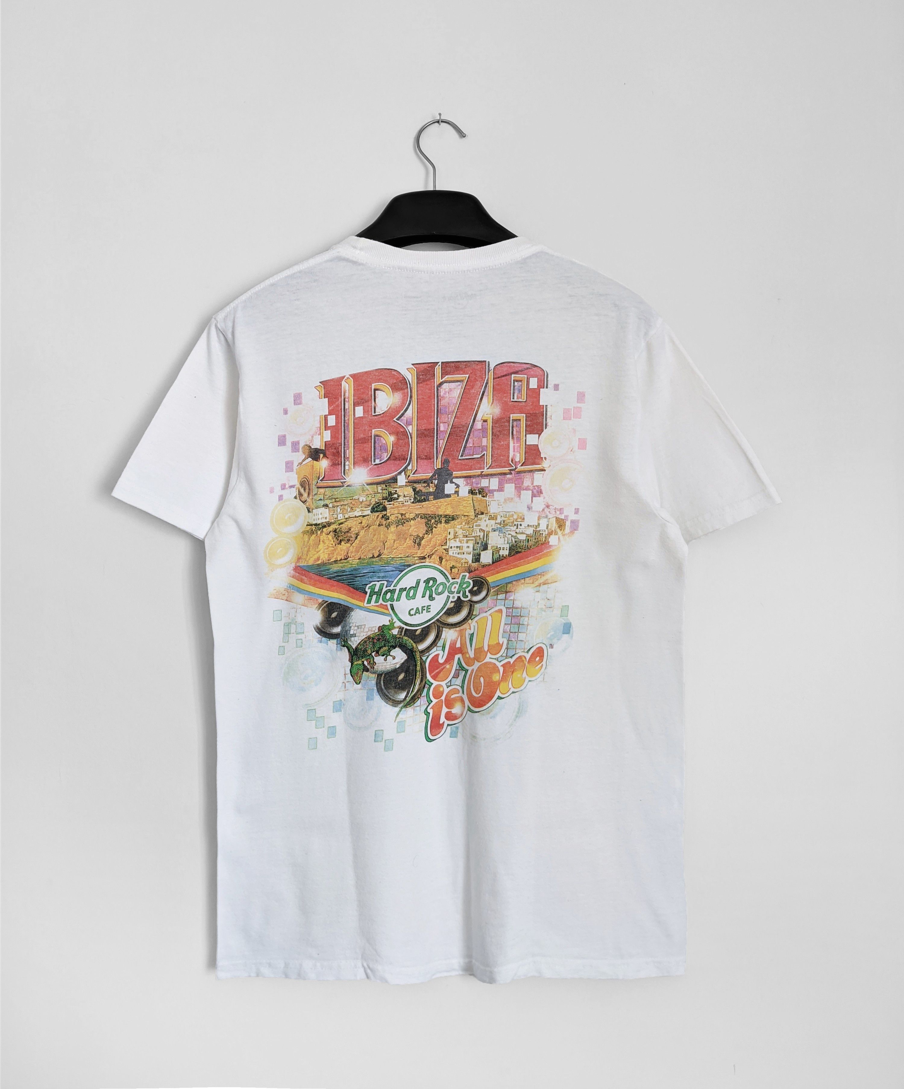 Hard Rock Cafe Hard Rock Cafe ibiza tshirt big logo y2k Size US M / EU 48-50 / 2 - 1 Thumbnail