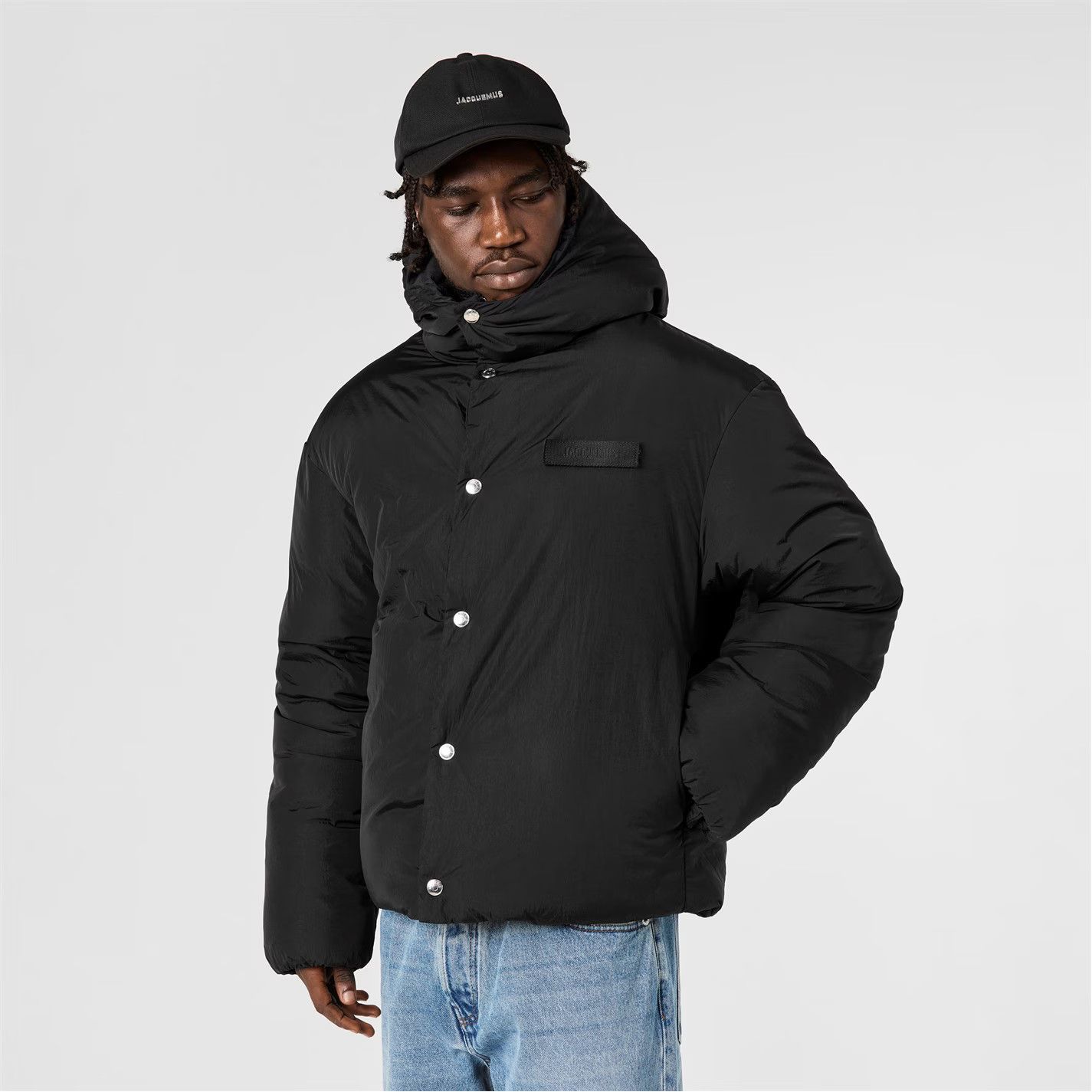 Jacquemus o1g2r1mq0426 Insulated Medium Puffer Jacket in Black Size US M / EU 48-50 / 2 - 3 Thumbnail