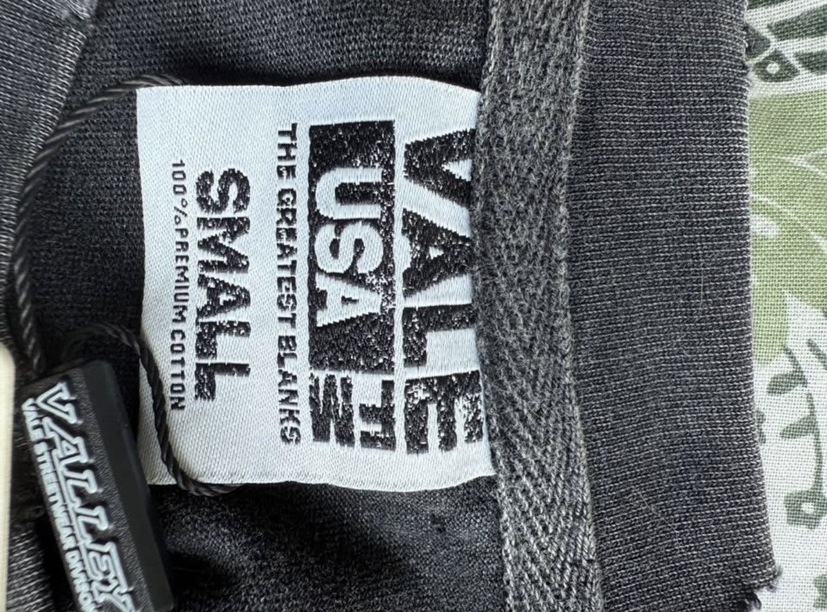 Vale Authentic Vale black target tee size small Size US S / EU 44-46 / 1 - 5 Thumbnail