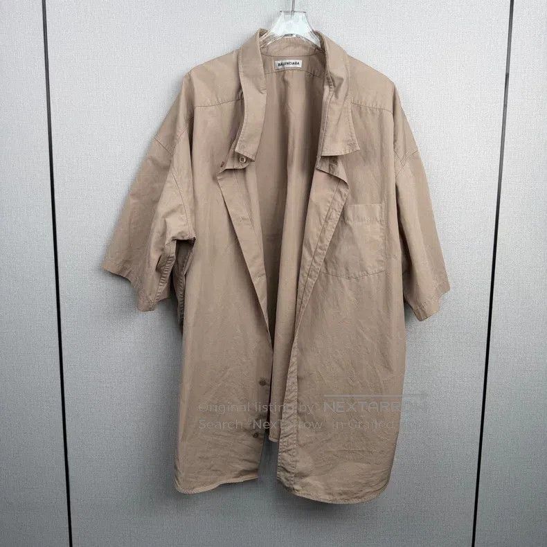 Balenciaga Balenciaga Back letter shirt Size XXS / US 00 / IT 34 - 1 Thumbnail