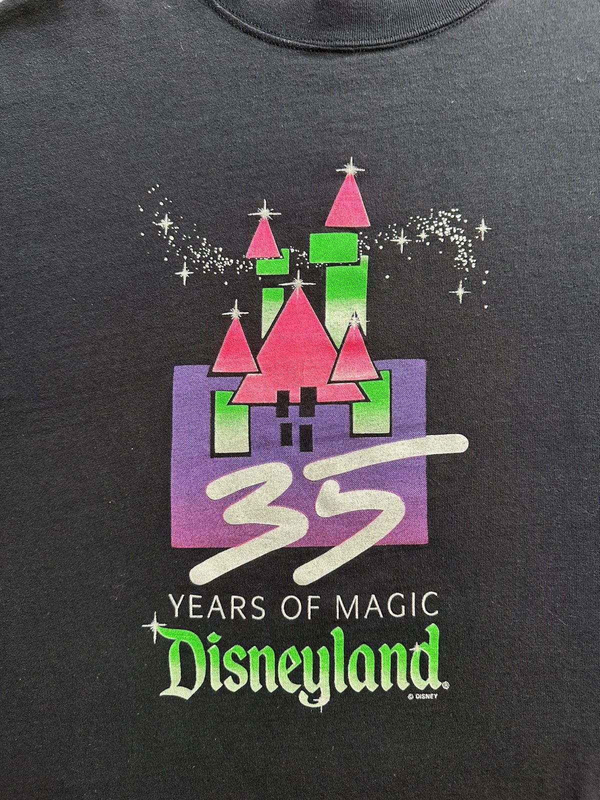 Vintage Vintage Disneyland 35 Years Of Magic Short Sleeve Sweatshirt Size US XL / EU 56 / 4 - 4 Thumbnail