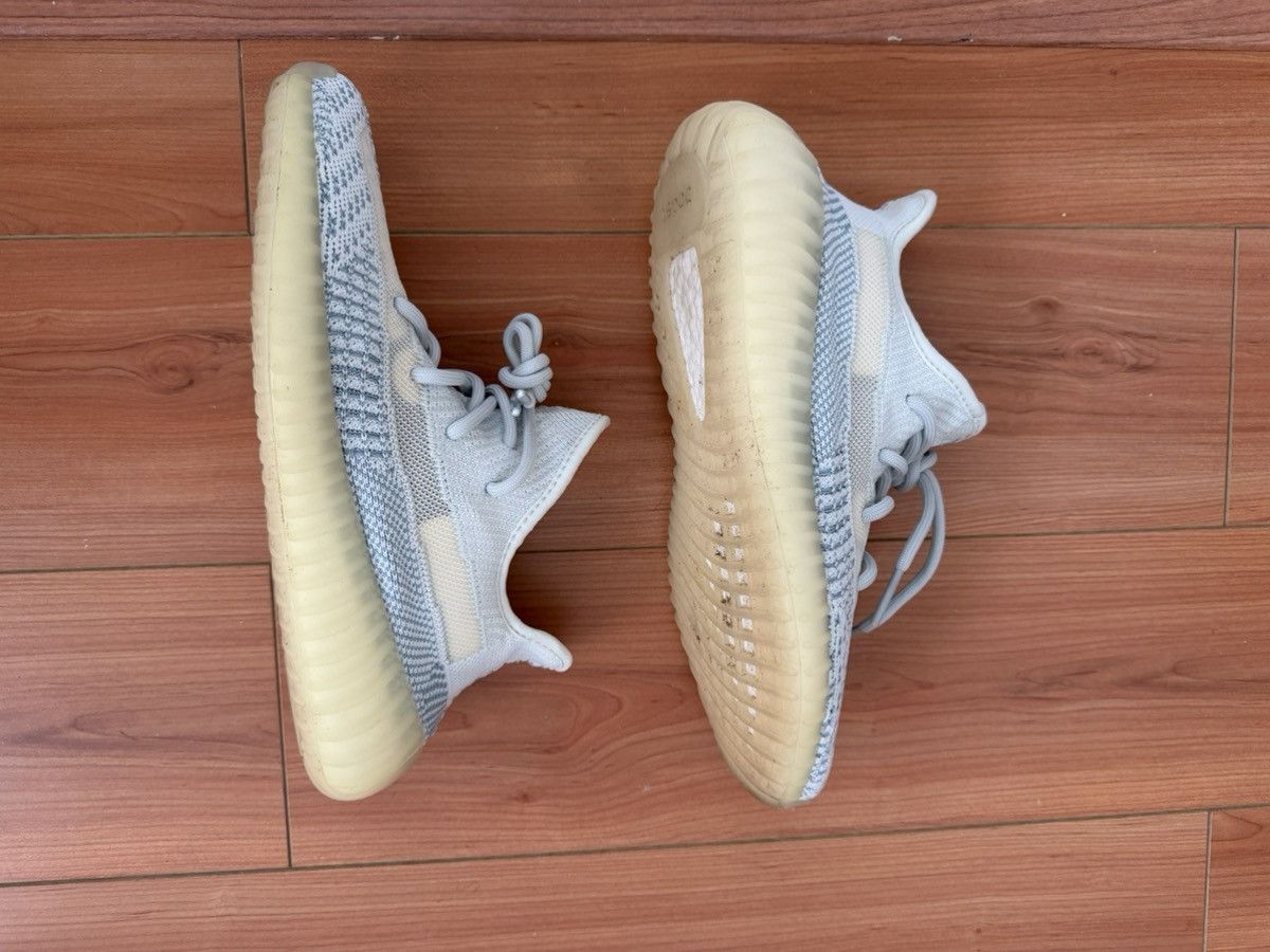 Yeezy Yeezy Boost 350 V2 Cloud White Size US 6 / EU 39 - 3 Thumbnail