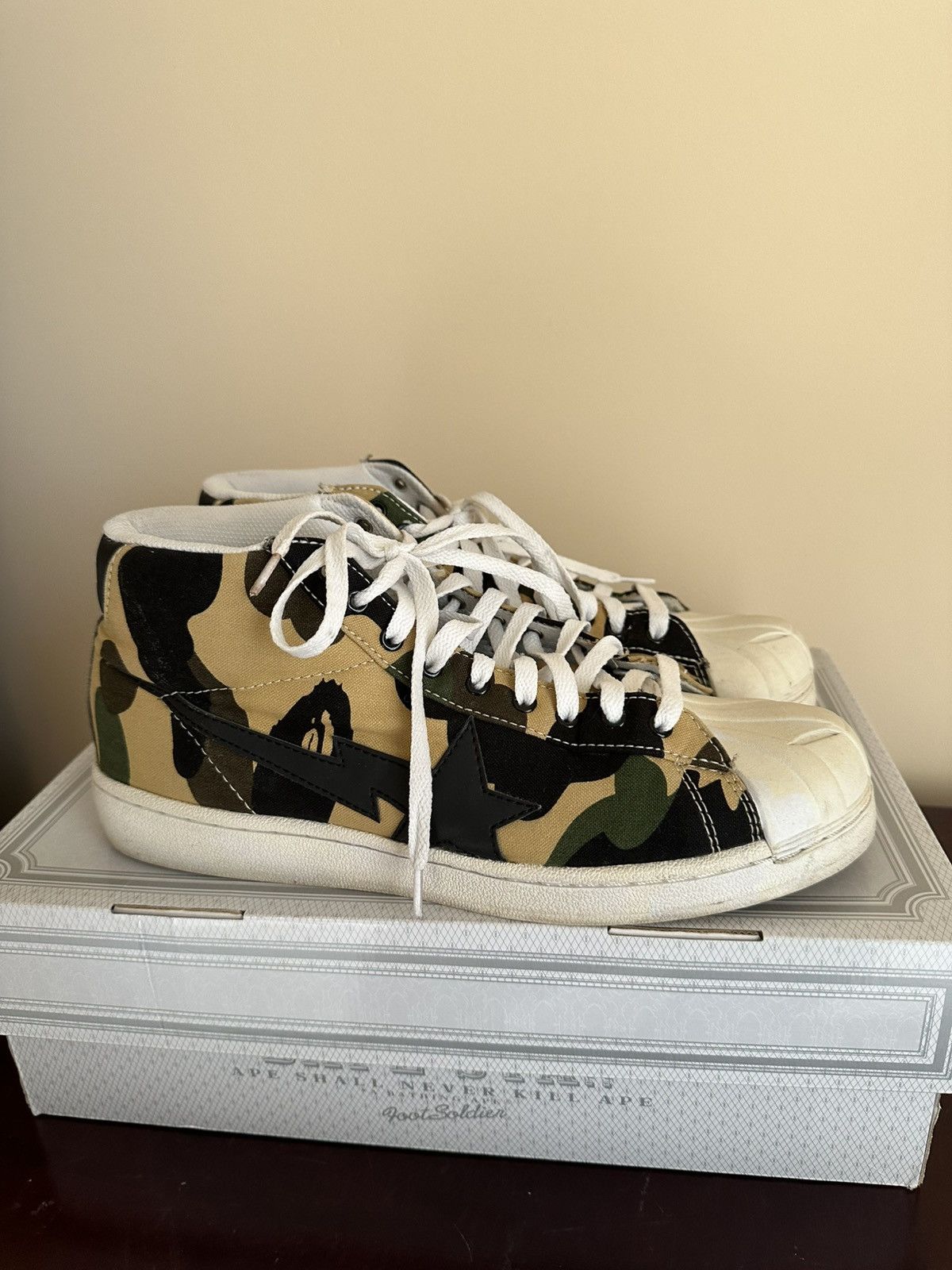 Bape 1st Camo Skullsta Hi Size US 11 / EU 44 - 1 Thumbnail
