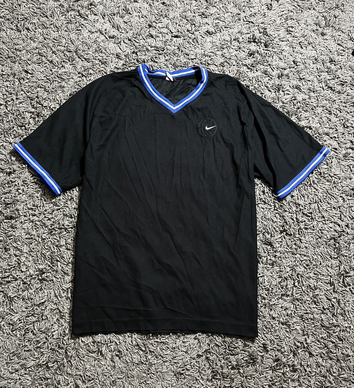 Nike NIKE VINTAGE BASKETBALL 2000s POLYESTER JERSEY T-SHIRT Size US XL / EU 56 / 4 - 1 Thumbnail