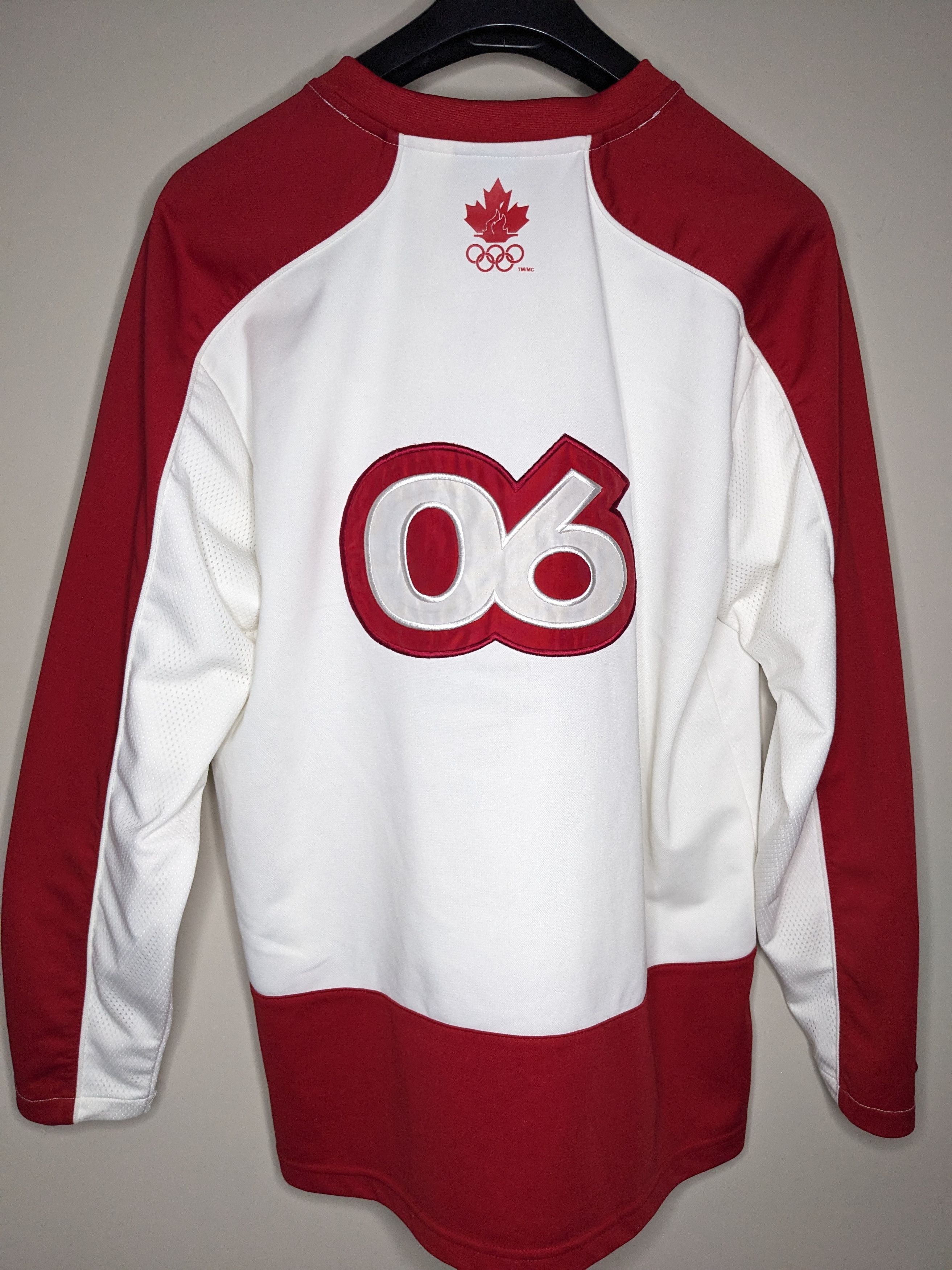 Hudsons Bay VINTAGE Hudsons Bay Canada Hockey Jersey 2006 Olympics Large Size US L / EU 52-54 / 3 - 2 Thumbnail