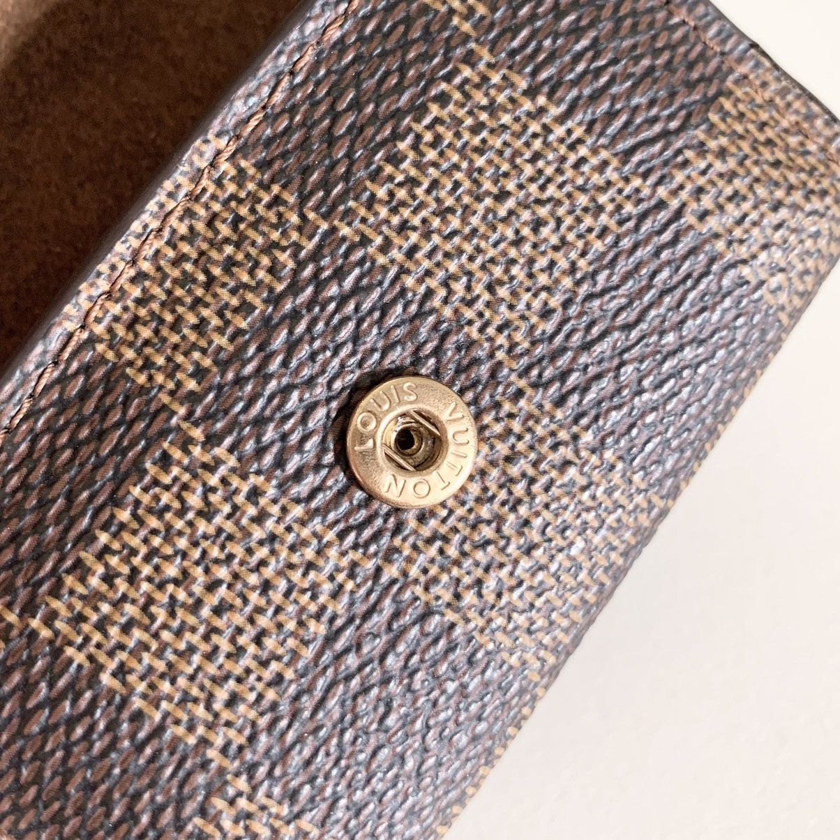 Louis Vuitton Louis Vuitton sterling silver trunk onyx cuff links in case Size ONE SIZE - 10 Thumbnail