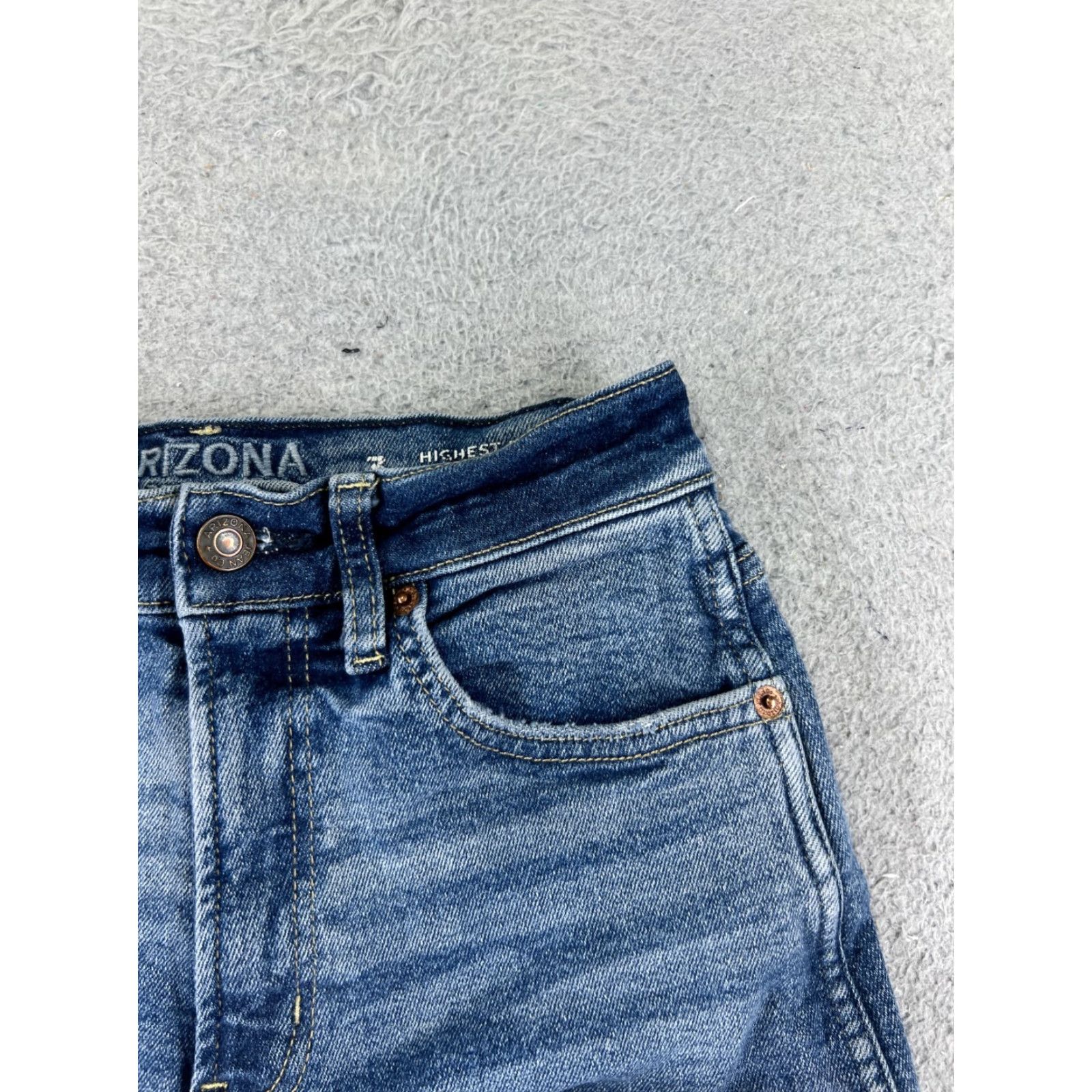 Vintage Arizona Jeans Shorts Womens Denim Cutoff Distressed High Rise 22x1 3 Blue Floral Vintage? No (but must follow rules). Size 26" / US 2 / IT 38 - 5 Thumbnail