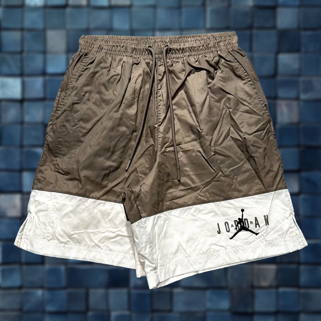 Nike Nike Jordan Essential Woven Shorts Mens Small Brown White GymDV7660-274 GUC Size US 29 - 1 Thumbnail
