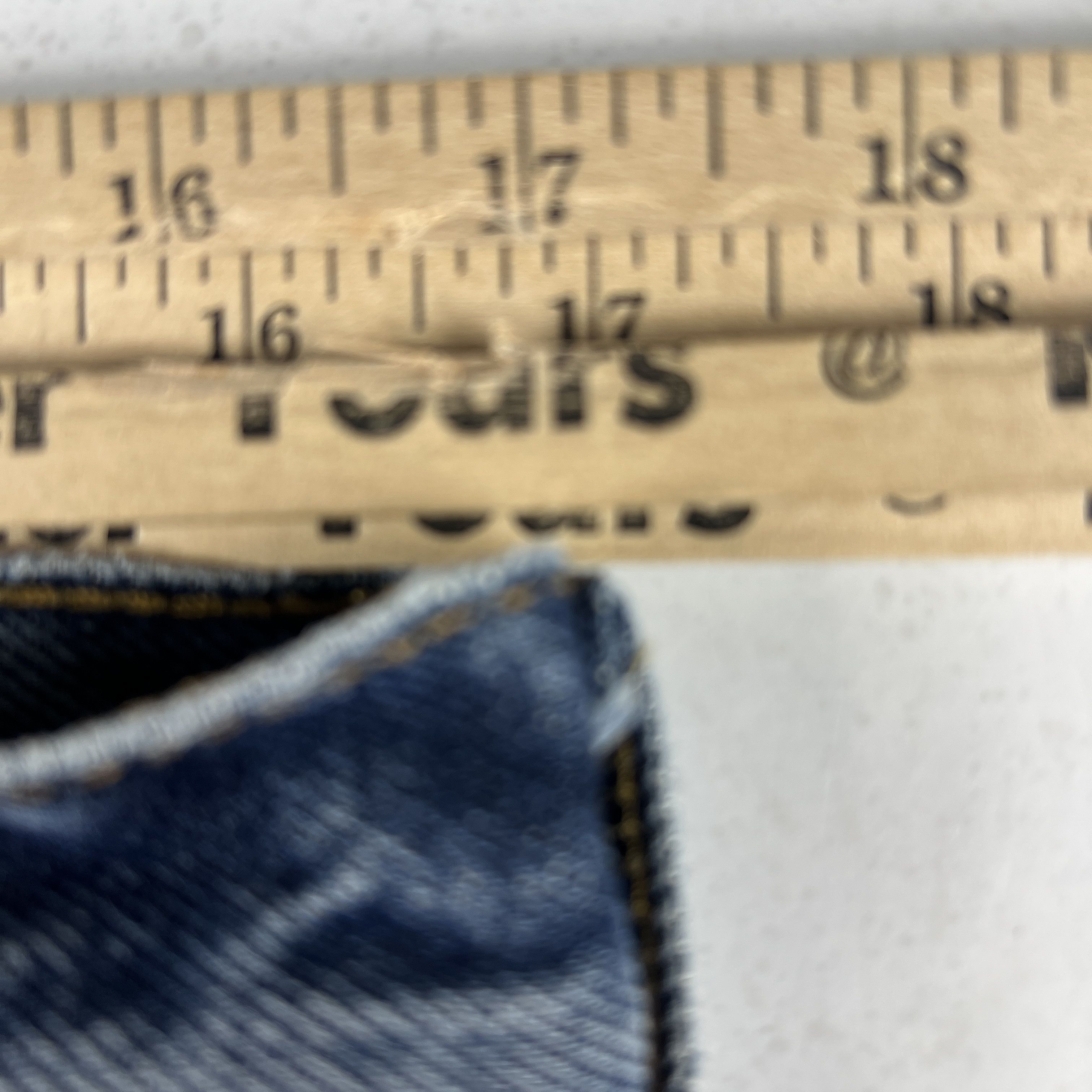 Levi's Levi's Jean Shorts 550 Relaxed Bermuda Cut Off Cotton Jorts Size US 33 - 18 Thumbnail