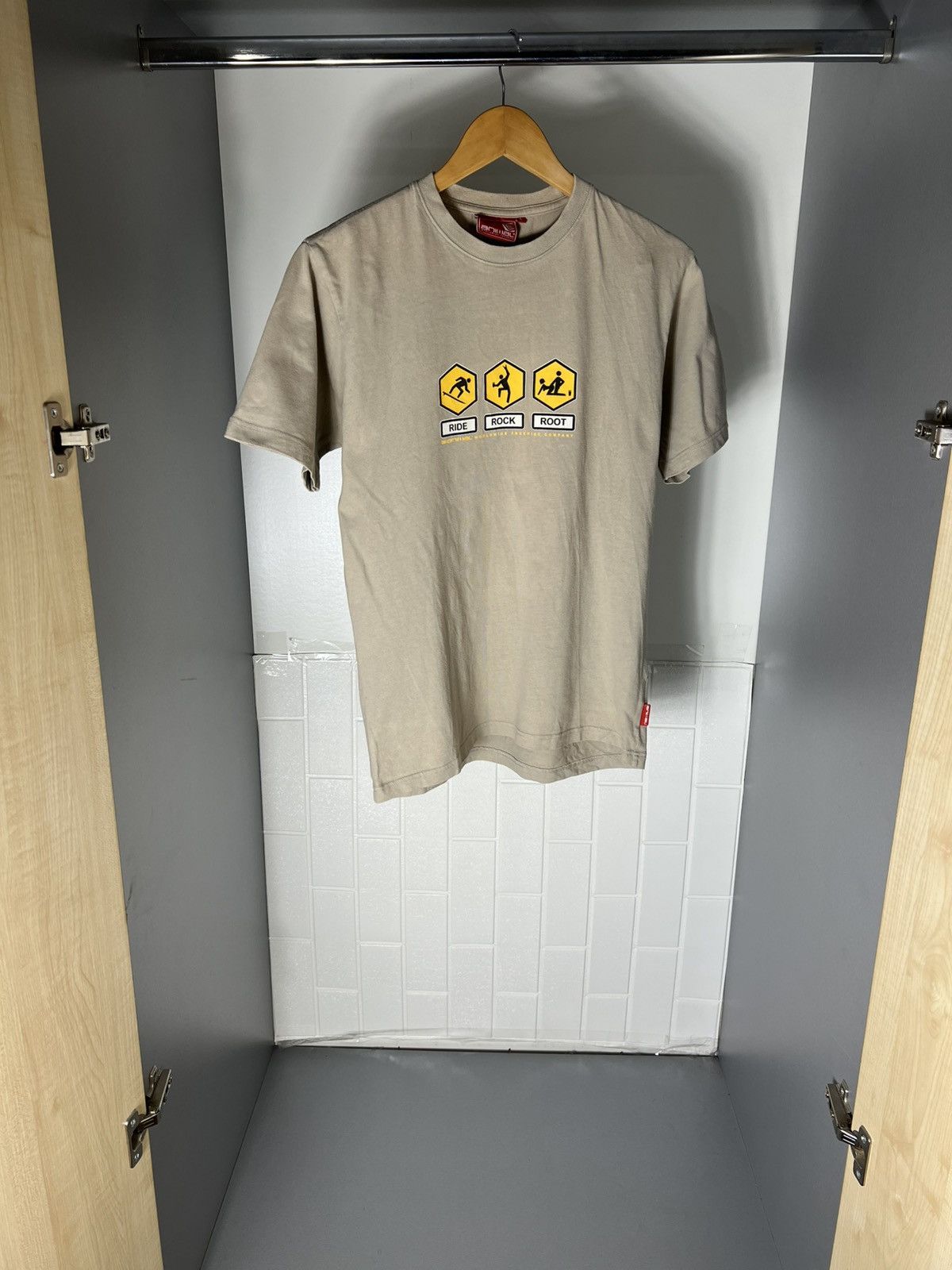 Vintage VERY RARE ANIMAL RETRO HUMOR T-SHIRT SEX FREERIDE SK8 Y2K Size US S / EU 44-46 / 1 - 3 Thumbnail