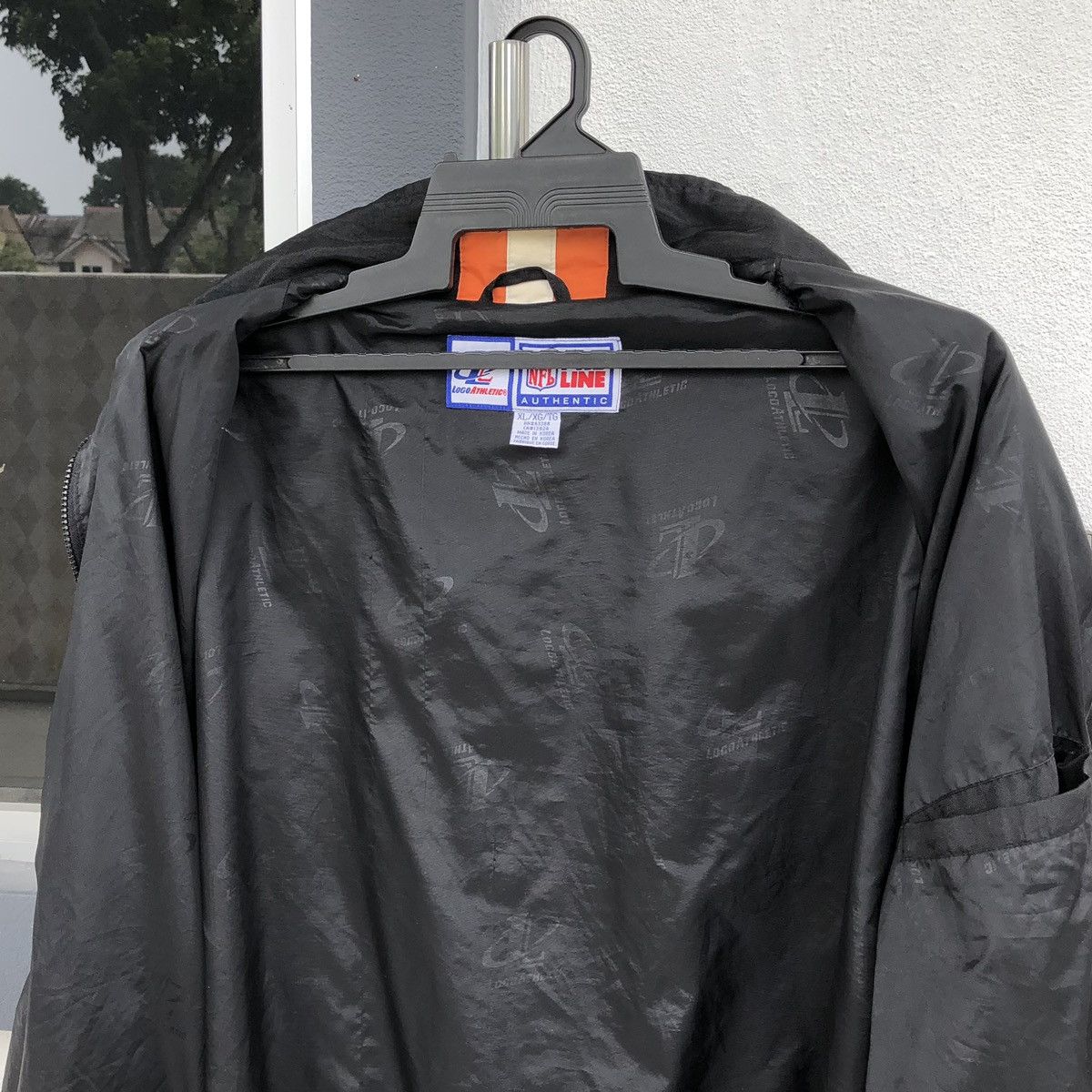 NFL VTG Logo Athletic Pro Line Cincinatti Bengals NFL Jacket Size US XL / EU 56 / 4 - 13 Thumbnail