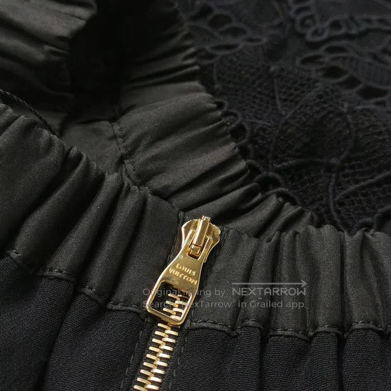 Louis Vuitton Louis Vuitton Black Cotton Lace Zip Skirt. Size US 34 / EU 50 - 3 Thumbnail