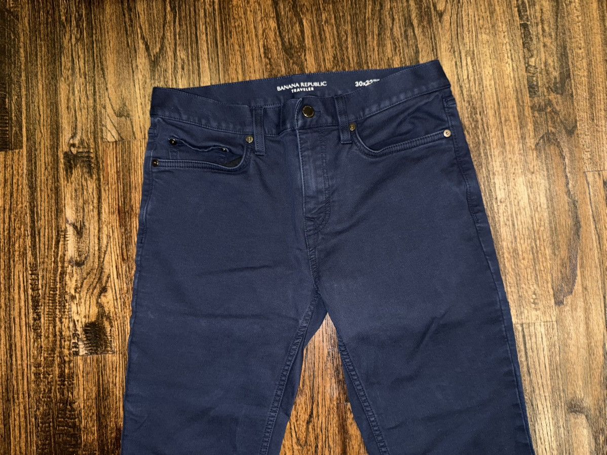Banana Republic Banana Republic Chino Slim Fit Traveler Pant Navy Blue 30x32 Size US 30 / EU 46 - 3 Thumbnail