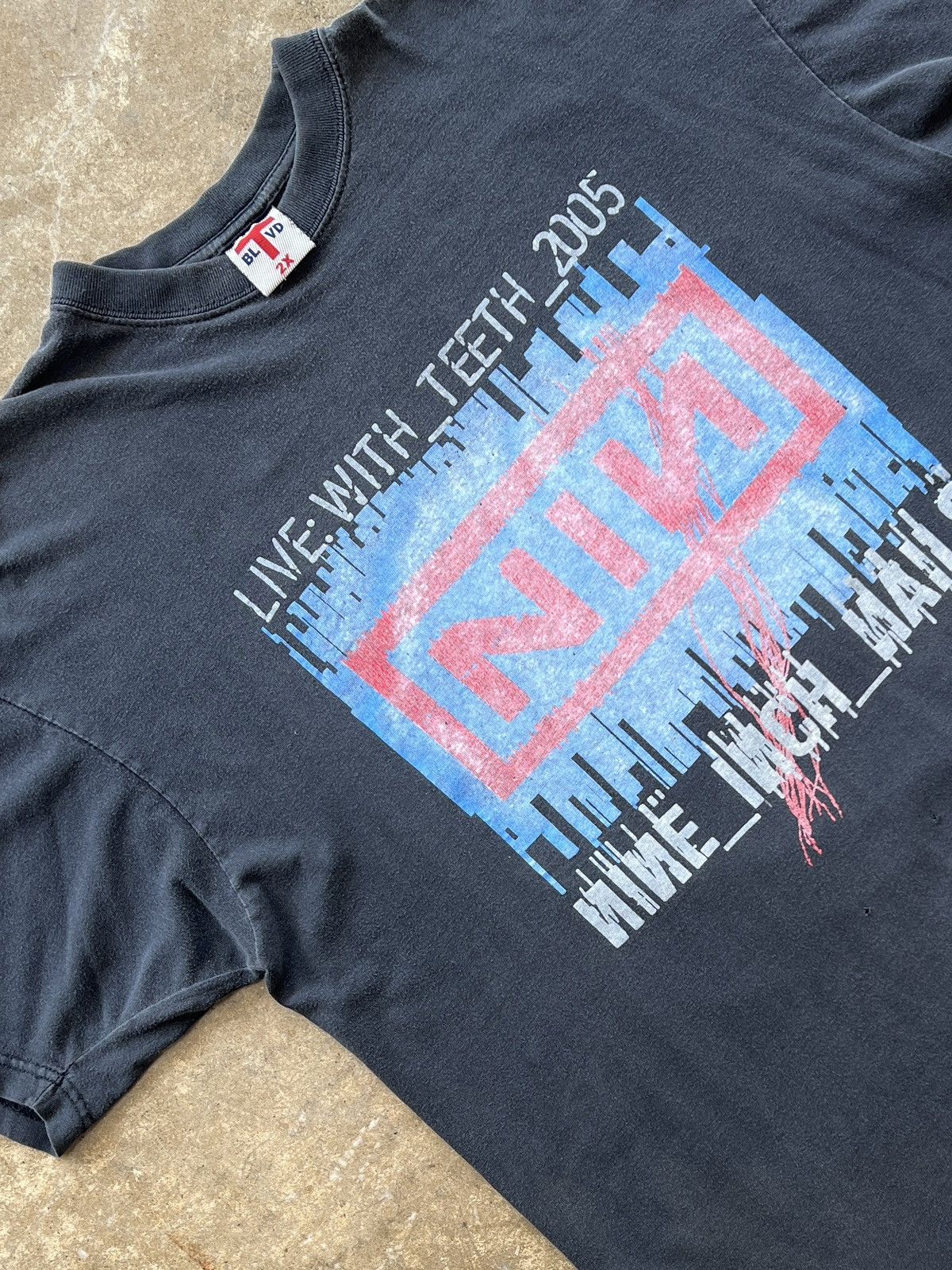 ミュージシャン Nine inch nails 2005 vintage tee Nine Inch Nails 2005 Live with Teeth Band Tee | Vintage High Line