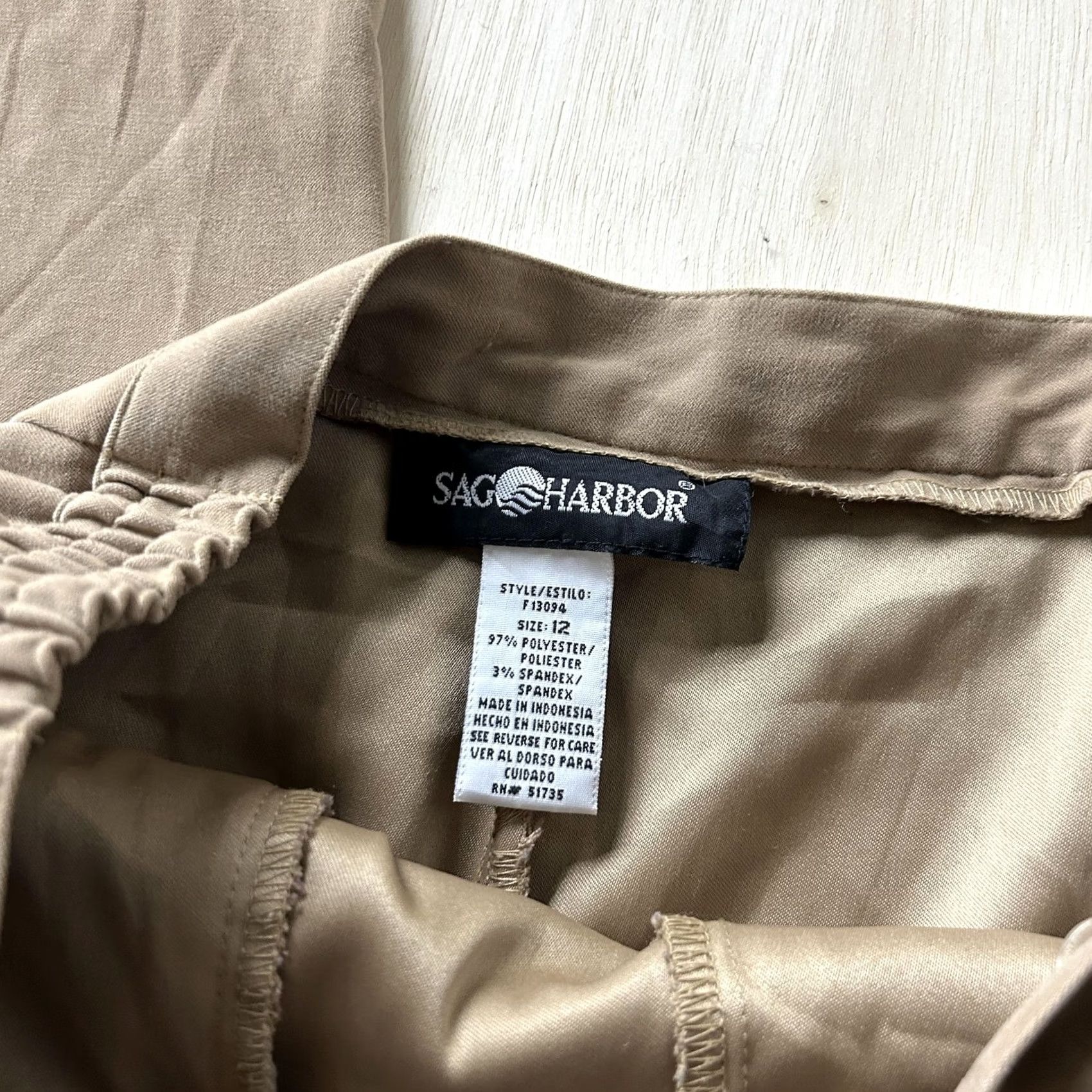 Vintage Sag Harbor Dress Pants Womens 12 Beige Straight Leg Elastic Waist Stretch Career Pants Women Straight Leg Beige 12 Mens? Wait; this is not right. Size 34" / US 12 / IT 48 - 2 Thumbnail