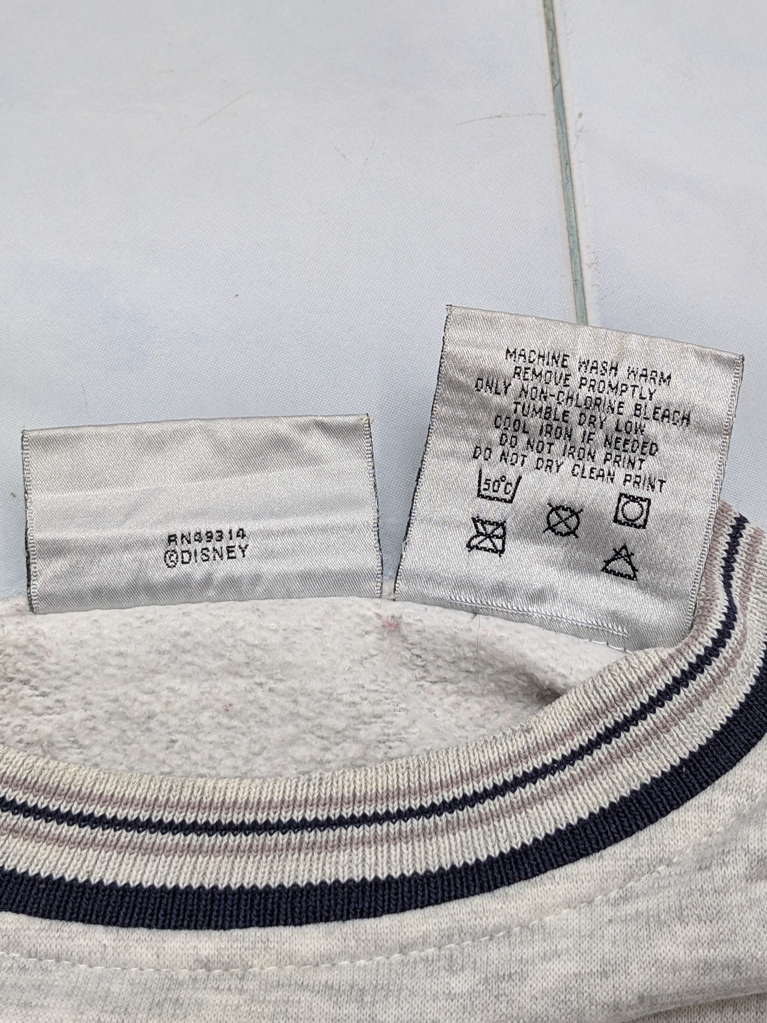 Disney Vintage Mickey Mouse USA Disney Streetwear Sweatshirt Size US M / EU 48-50 / 2 - 10 Thumbnail