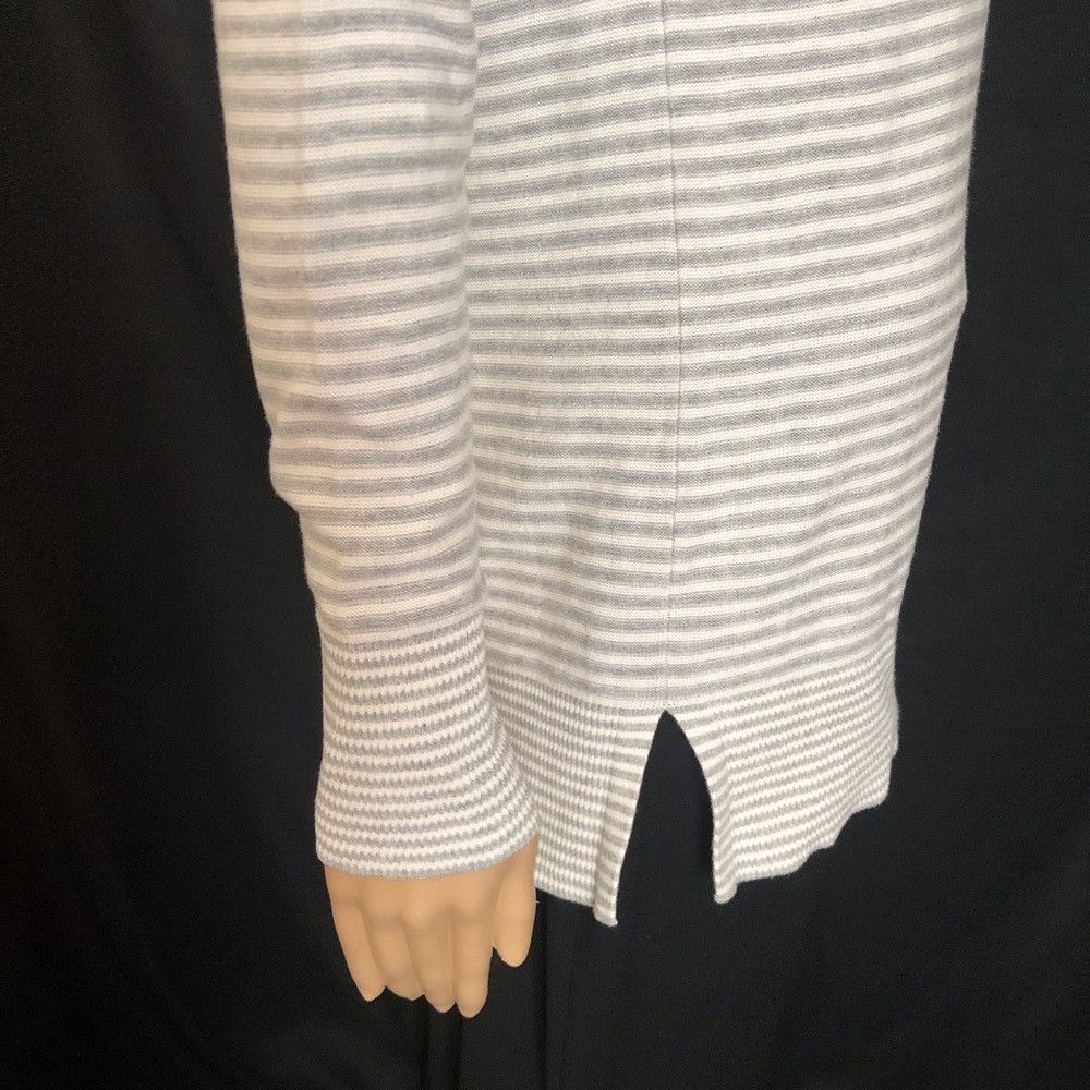 Tommy Hilfiger Tommy Hilfiger Striped V-Neck Sweater Grey Size S Size S / US 4 / IT 40 - 4 Thumbnail