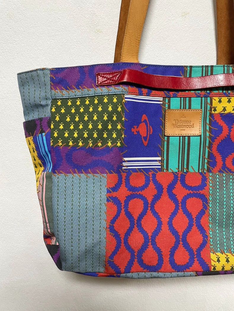 Vivienne Westwood Vivienne Westwood size os A series of large capacity totes Size ONE SIZE - 5 Thumbnail