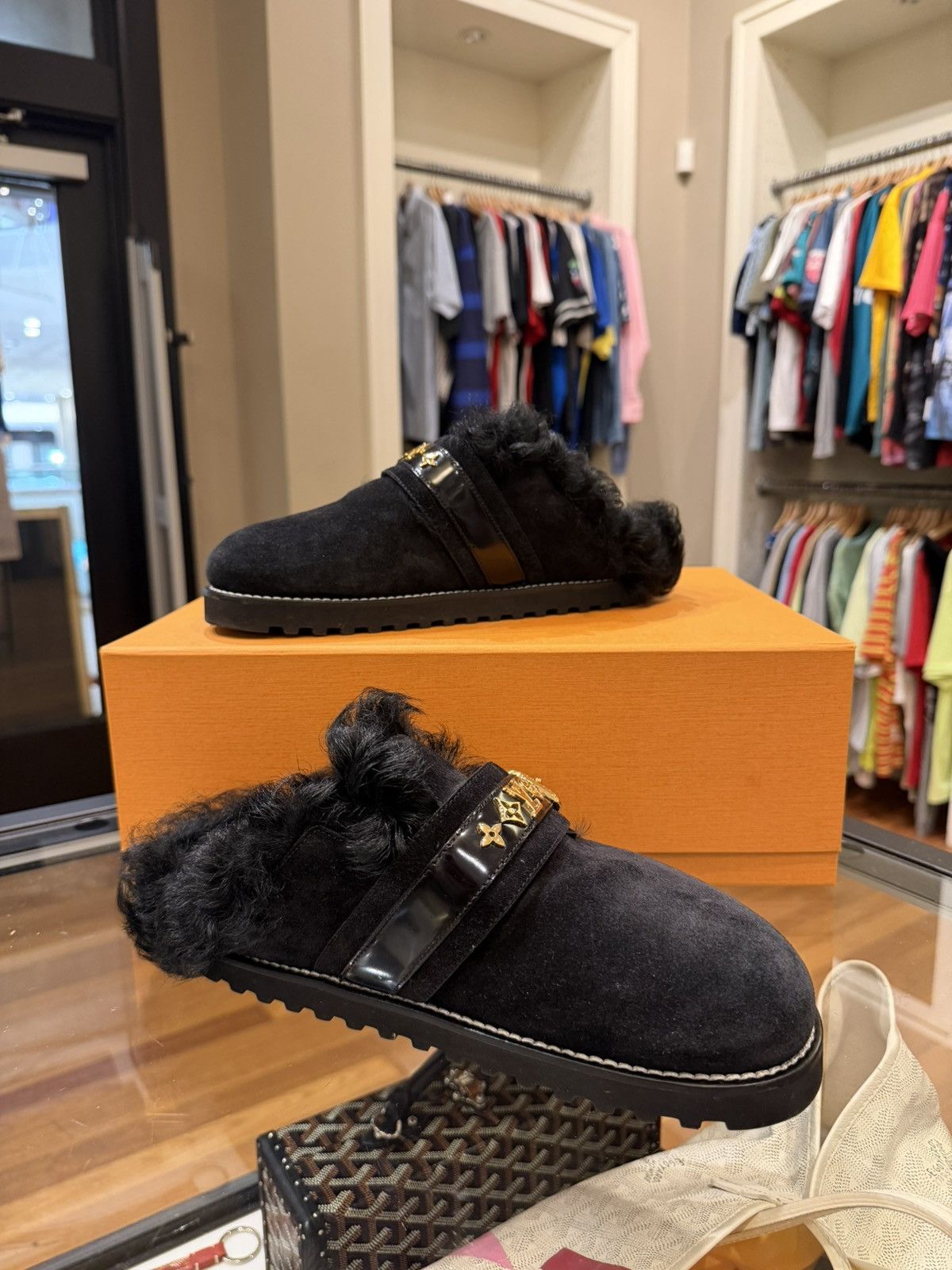 Louis Vuitton Louis Vuitton Winterbreak Suede Fur Lined Slip-On Clog Mule Size US 5 / EU 37 - 4 Thumbnail