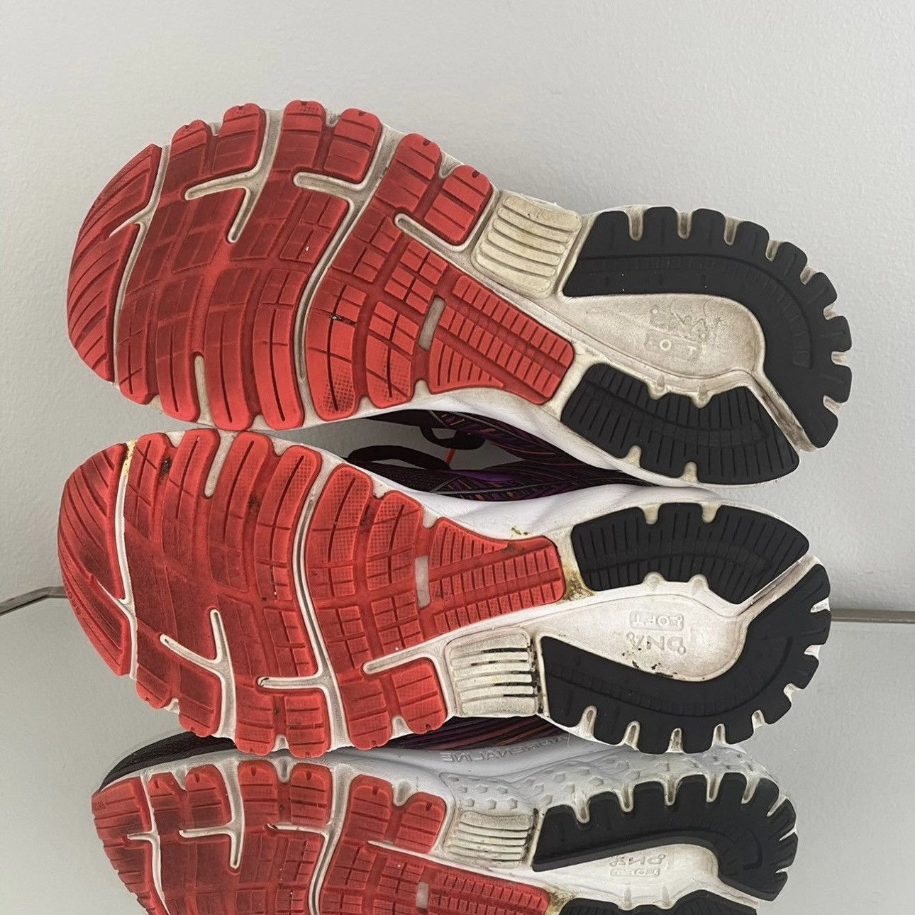 Brooks BROOKS Black Purple Coral Womens Adrenaline GTS 19 Sneakers Size US 9.5 / IT 39.5 - 9 Thumbnail