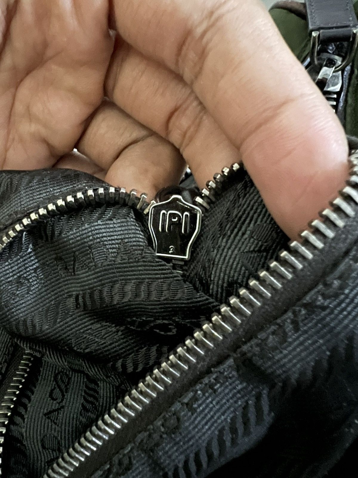 Other Prada Tessuto Nylon Green Messenger Bag Size ONE SIZE - 13 Thumbnail