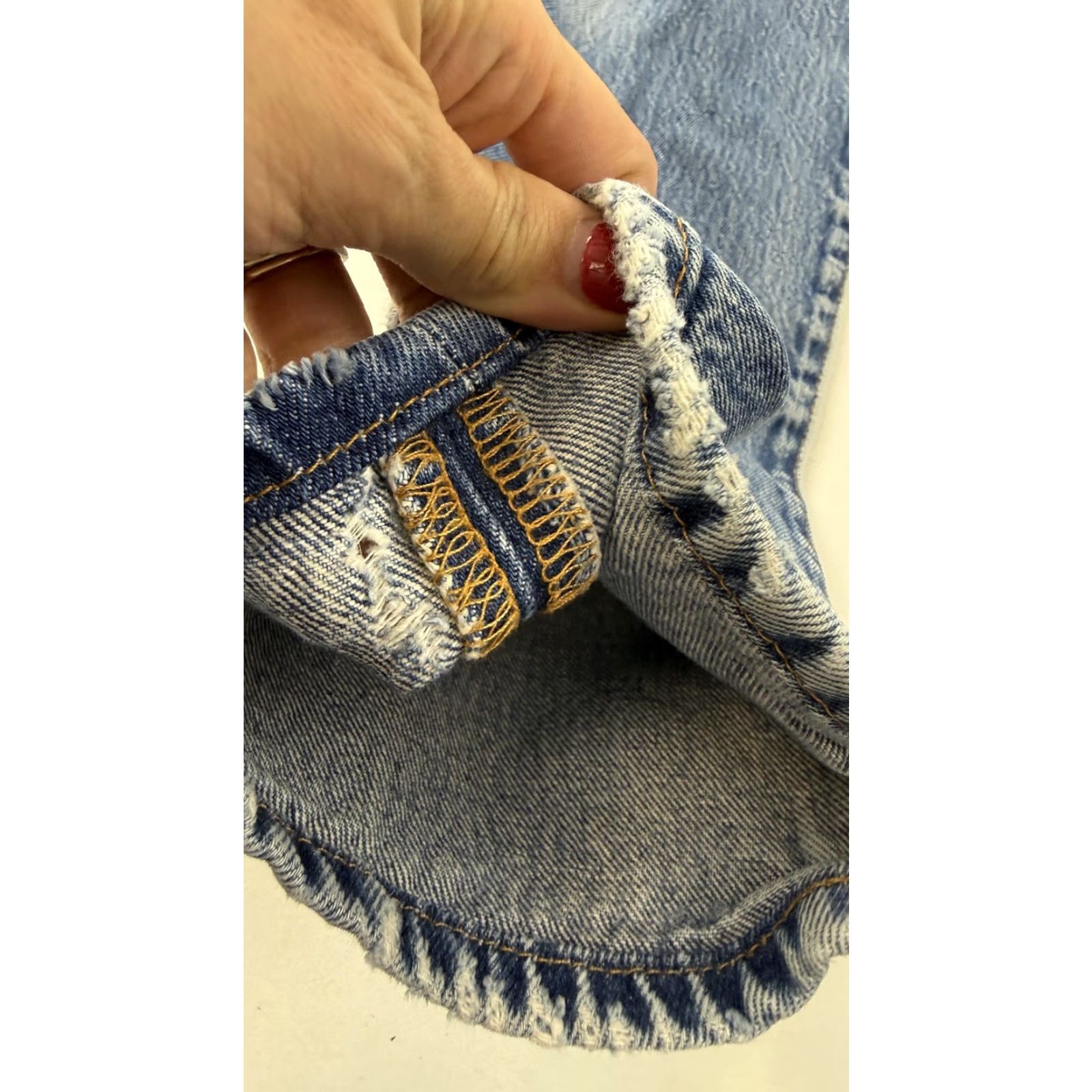 Levi's VINTAGE Levi's 501 Jeans Mens 35x32 Blue Button Fly High Rise Distressed 90s Size US 35 - 3 Thumbnail