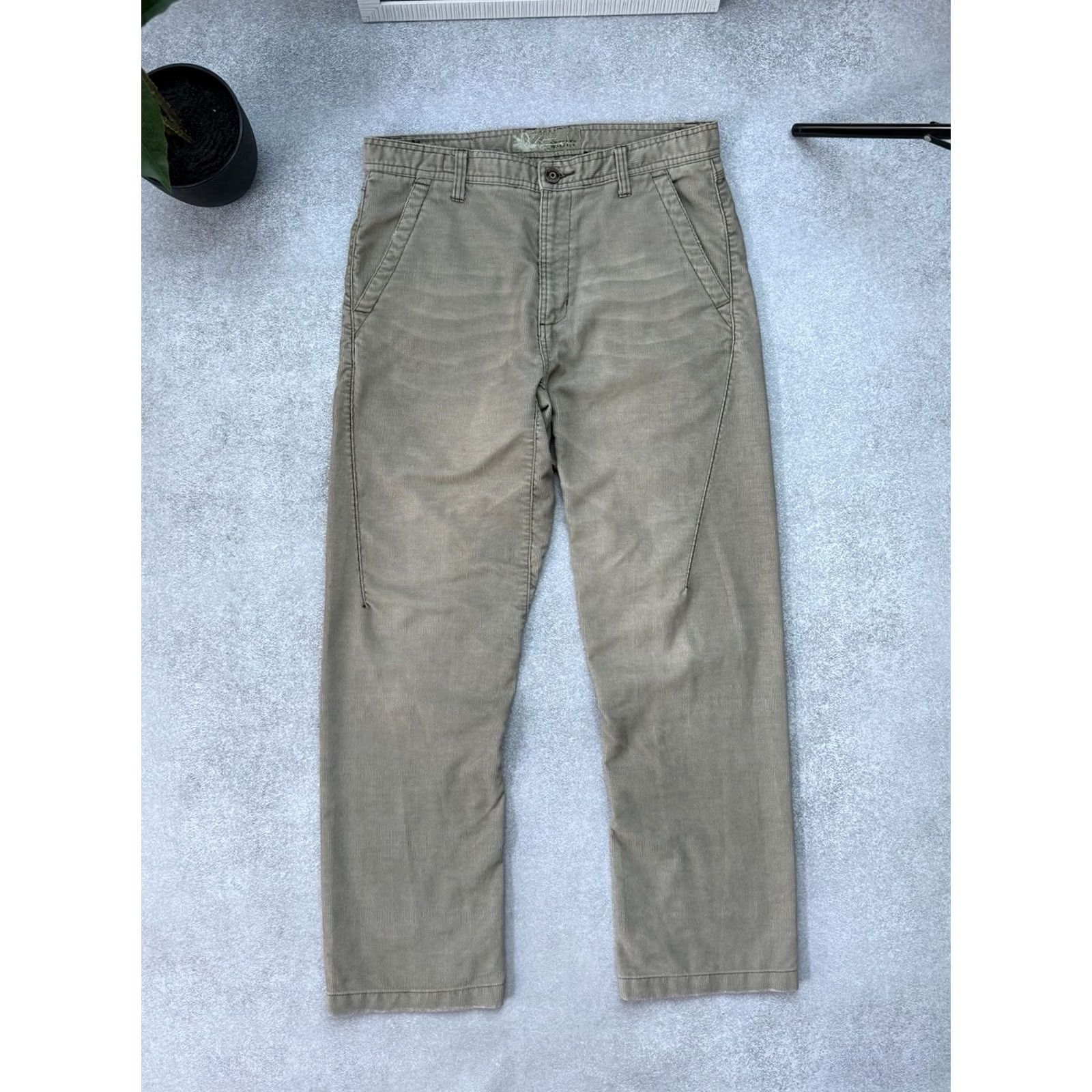 Oakley VINTAGE Oakley Chinos Pants Outdoor Distressed Style Y2K Khaki Men W34 L32 Pants Size US 34 / EU 50 - 2 Thumbnail