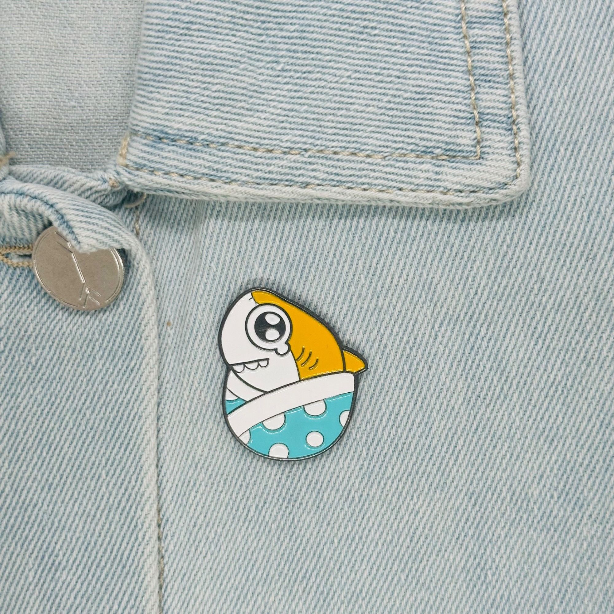 Other ✨Enamel Brooch Spot Shark Pin Yellow Blue Animal Sea Life Wh Size ONE SIZE - 1 Thumbnail