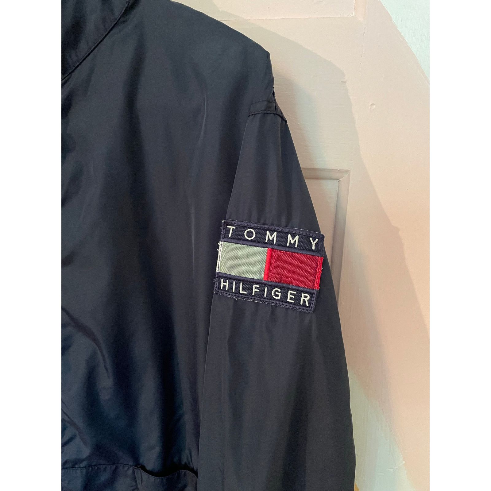 Tommy Hilfiger Vintage Tommy Hilfiger Hooded Windbreaker Navy Size M Y2K Size US M / EU 48-50 / 2 - 3 Thumbnail