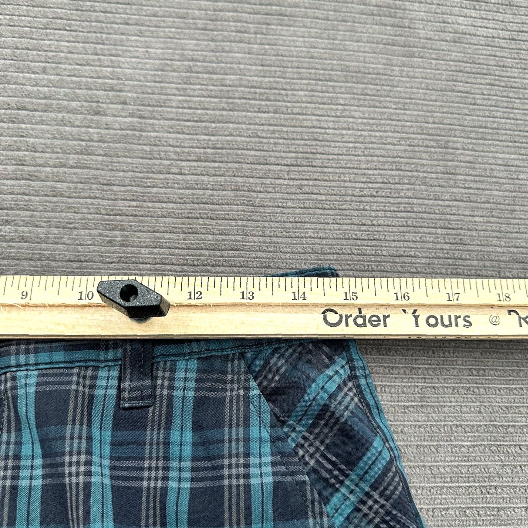 TravisMathew Travis Mathew Shorts Men 30 Green Plaid Polyester Bermuda Golf Outing Outdoor Casual Weekend Athletic Pockets Logo Spring Summer Fall Size US 30 / EU 46 - 4 Thumbnail