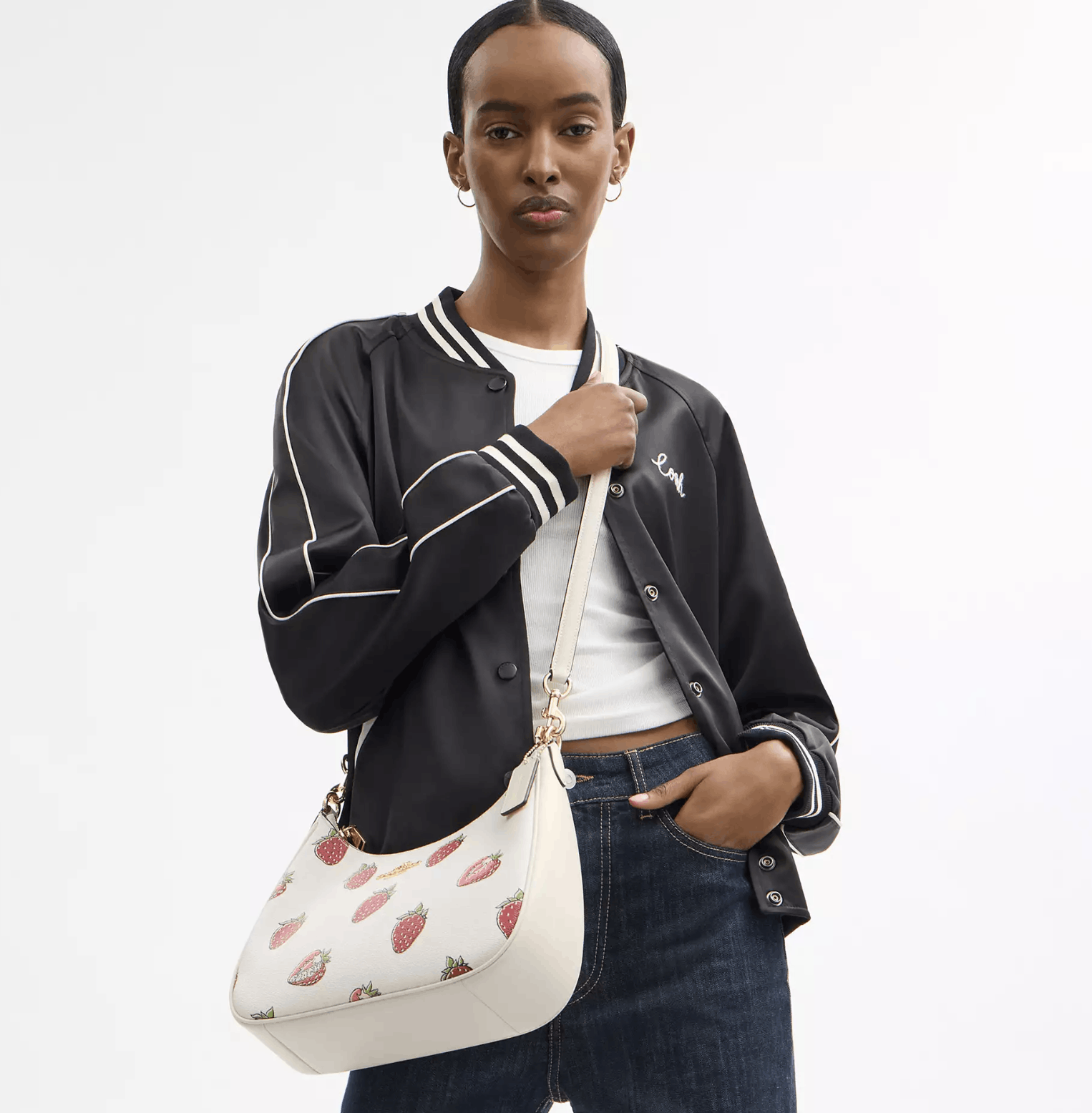 Coach NWT COACH Teri Hobo Bag With Strawberry Print CAL67 Size ONE SIZE - 11 Thumbnail
