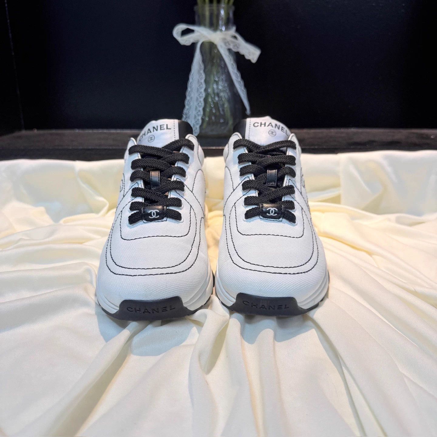 Chanel CHANEL 25C Black White Comic Sneakers 36 EU 99 New Size US 5.5 / IT 35.5 - 2 Thumbnail