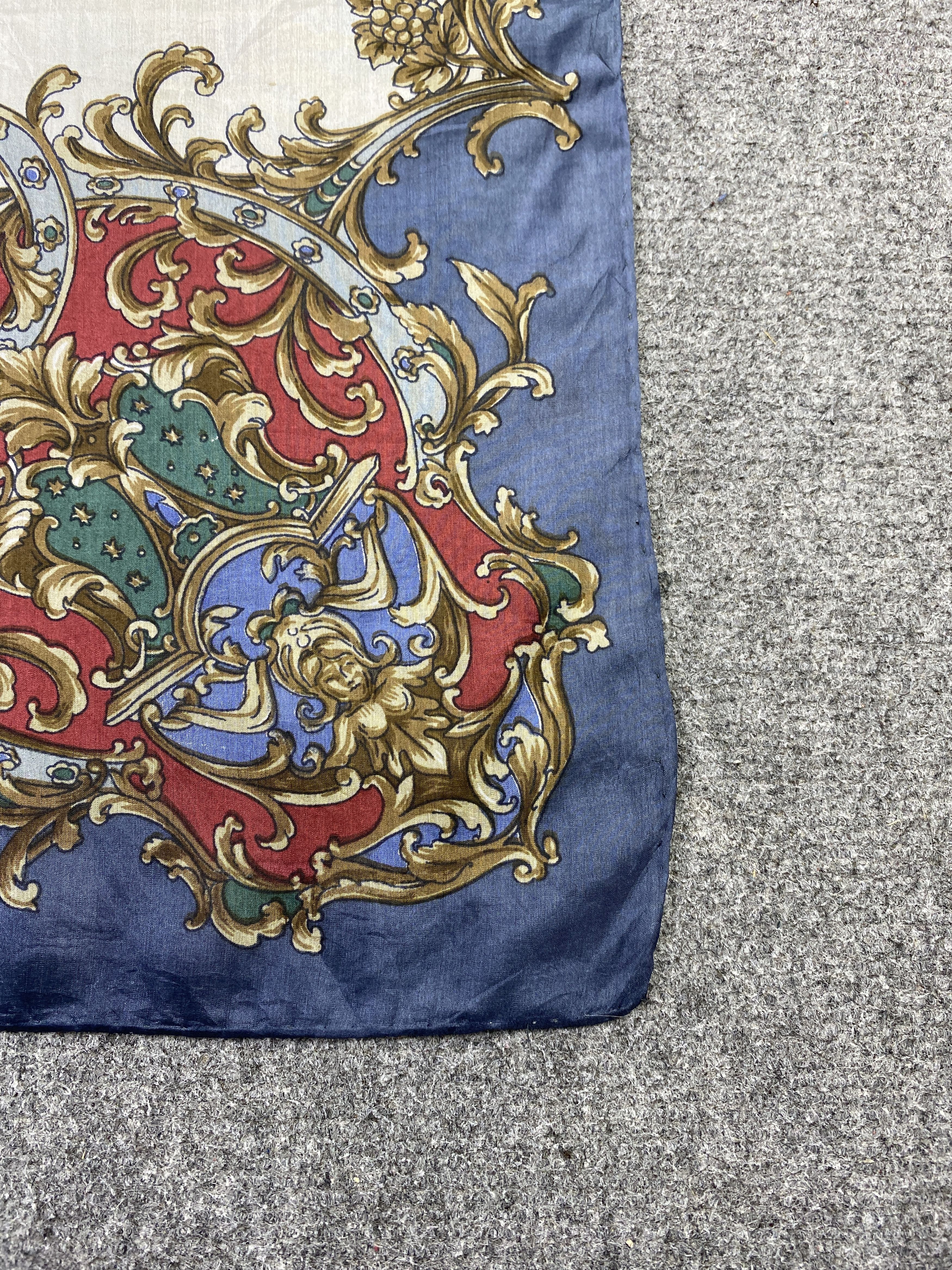Other Vintage Baroque Floral Motive Silk Scarf SN0269 Size ONE SIZE - 4 Thumbnail