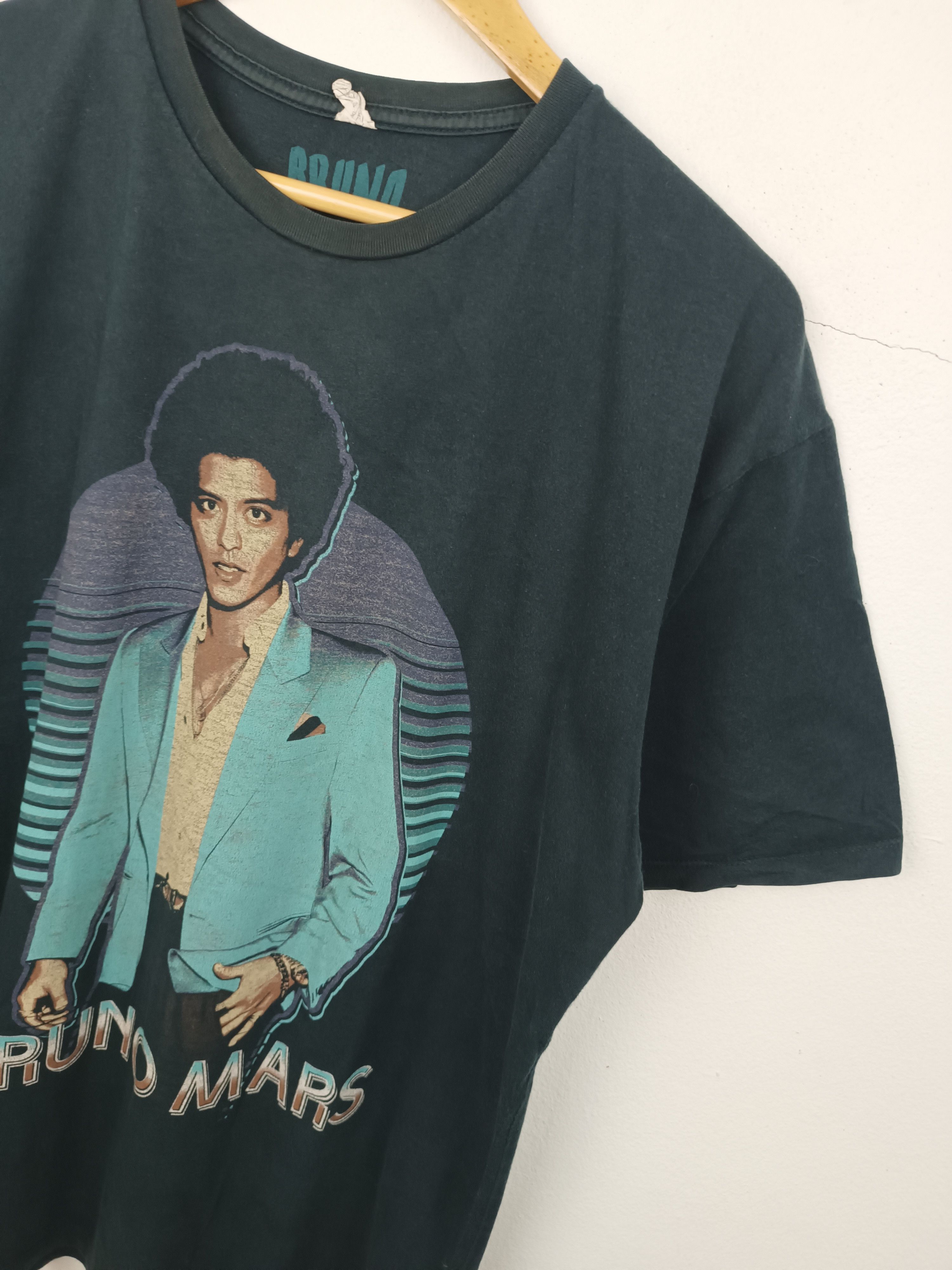 Rap Tees VINTAGE 2014 BRUNO MARS MOONSHINE JUNGLE drake beyonce Size US XL / EU 56 / 4 - 7 Thumbnail