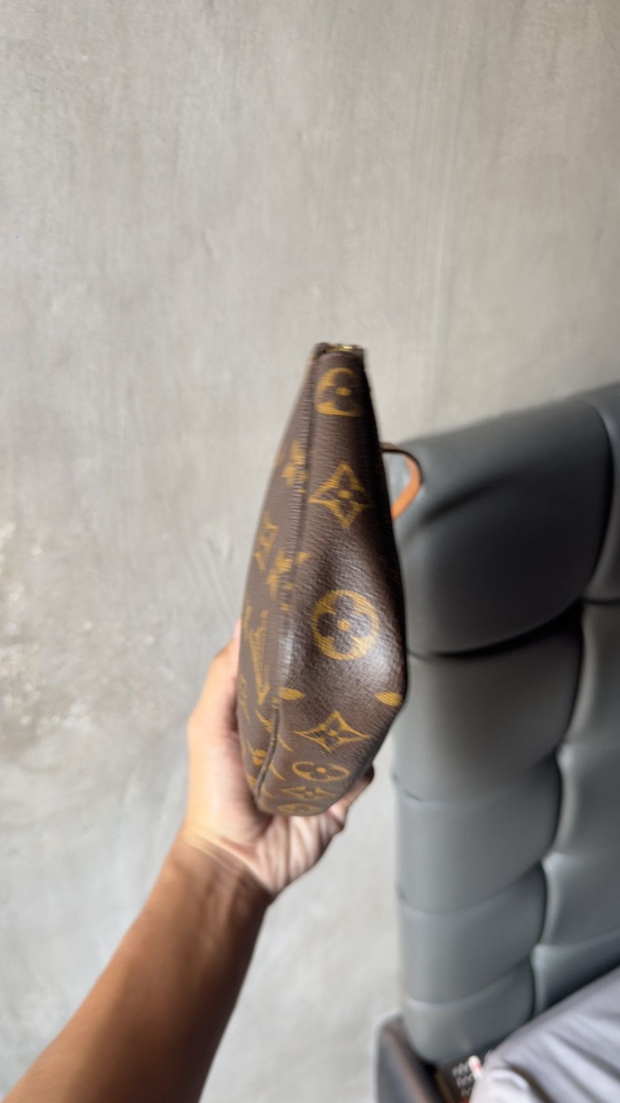 Louis Vuitton Louis Vuiton Pochette Size ONE SIZE - 6 Thumbnail