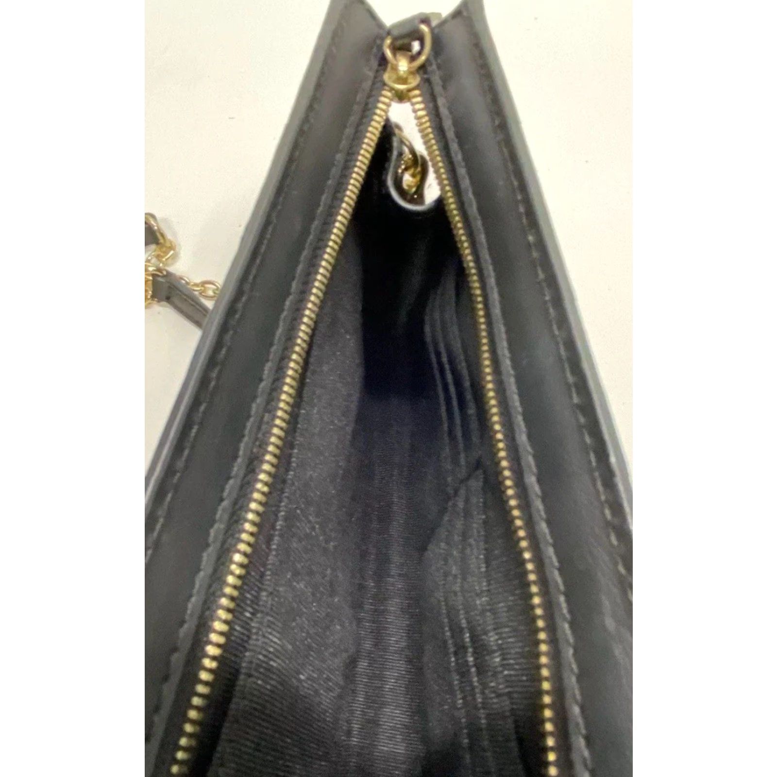 Vintage Womens Zac Zac Posen Crossbody Bag Small Leather Black Gold Chain Strap Clasp Iconic Eartha Womens Size ONE SIZE - 4 Thumbnail