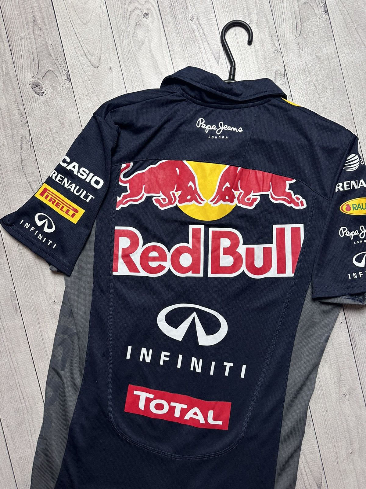 Red Bull × Vintage Vintage polo Red Bull racing size S big logo Size US S / EU 44-46 / 1 - 7 Thumbnail