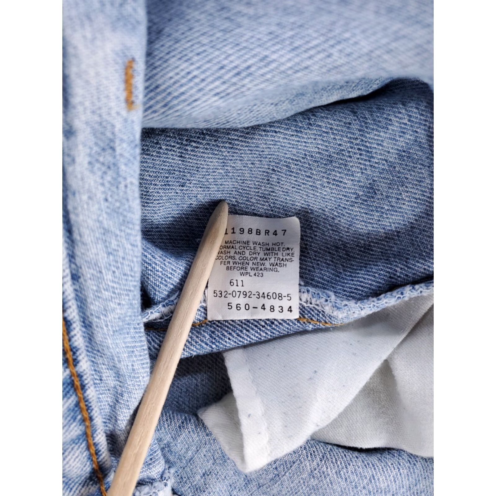 Levi's Levi's 560 VTG 90s Light Blue Jeans Made USA Mens 42 x 32 Inseam 32 Blue Wide-Leg Jeans Mens Size US 42 / EU 58 - 3 Thumbnail