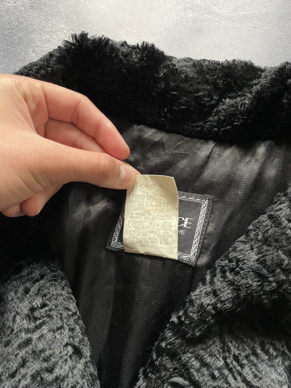 Versace Jeans Couture Vintage Gianni Versace Archival Faux Fur Cropped Jacket Rare Size S / US 4 / IT 40 - 7 Thumbnail