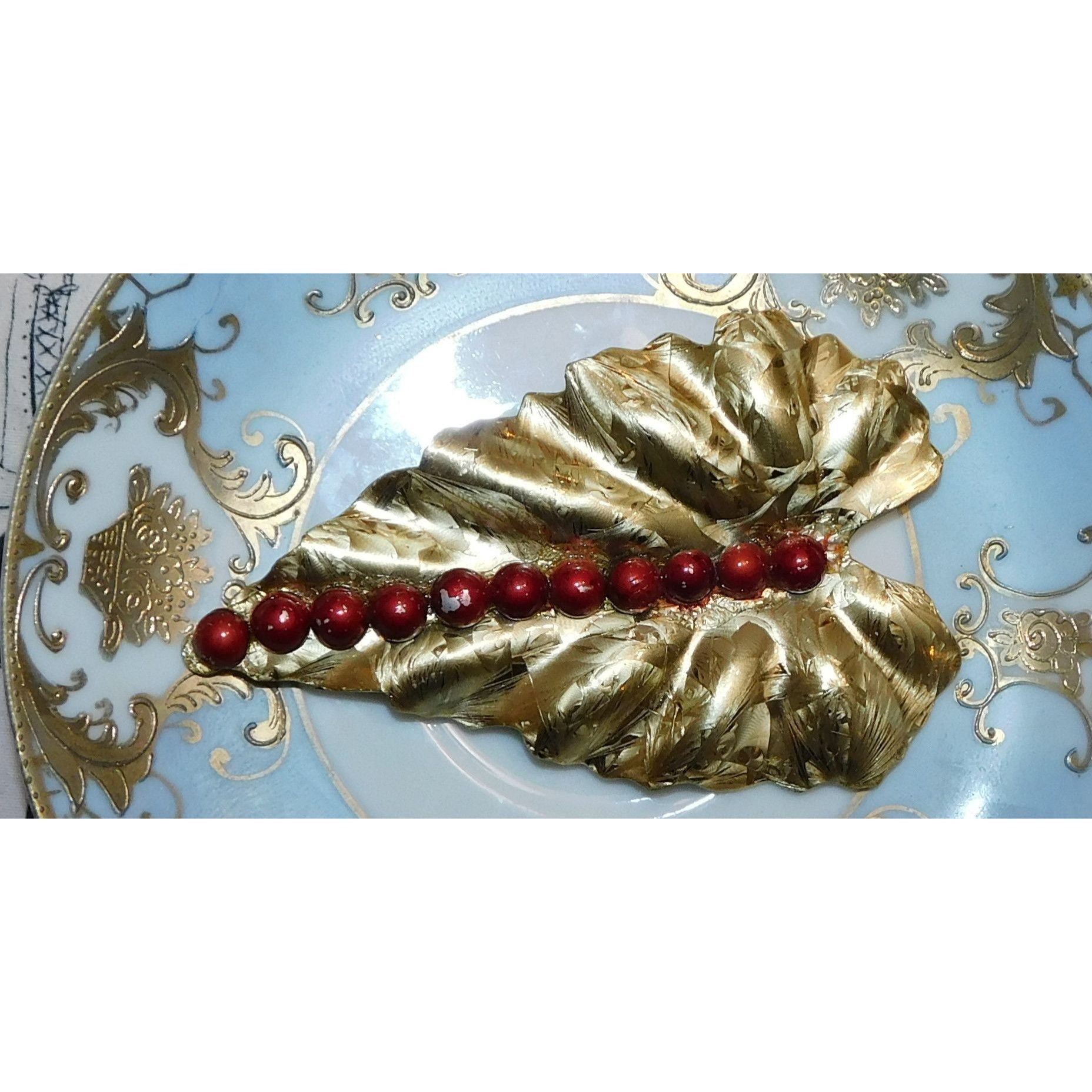 Other Vintage Christmas Holiday Leaf Brooch With Red Accents Size ONE SIZE - 2 Thumbnail