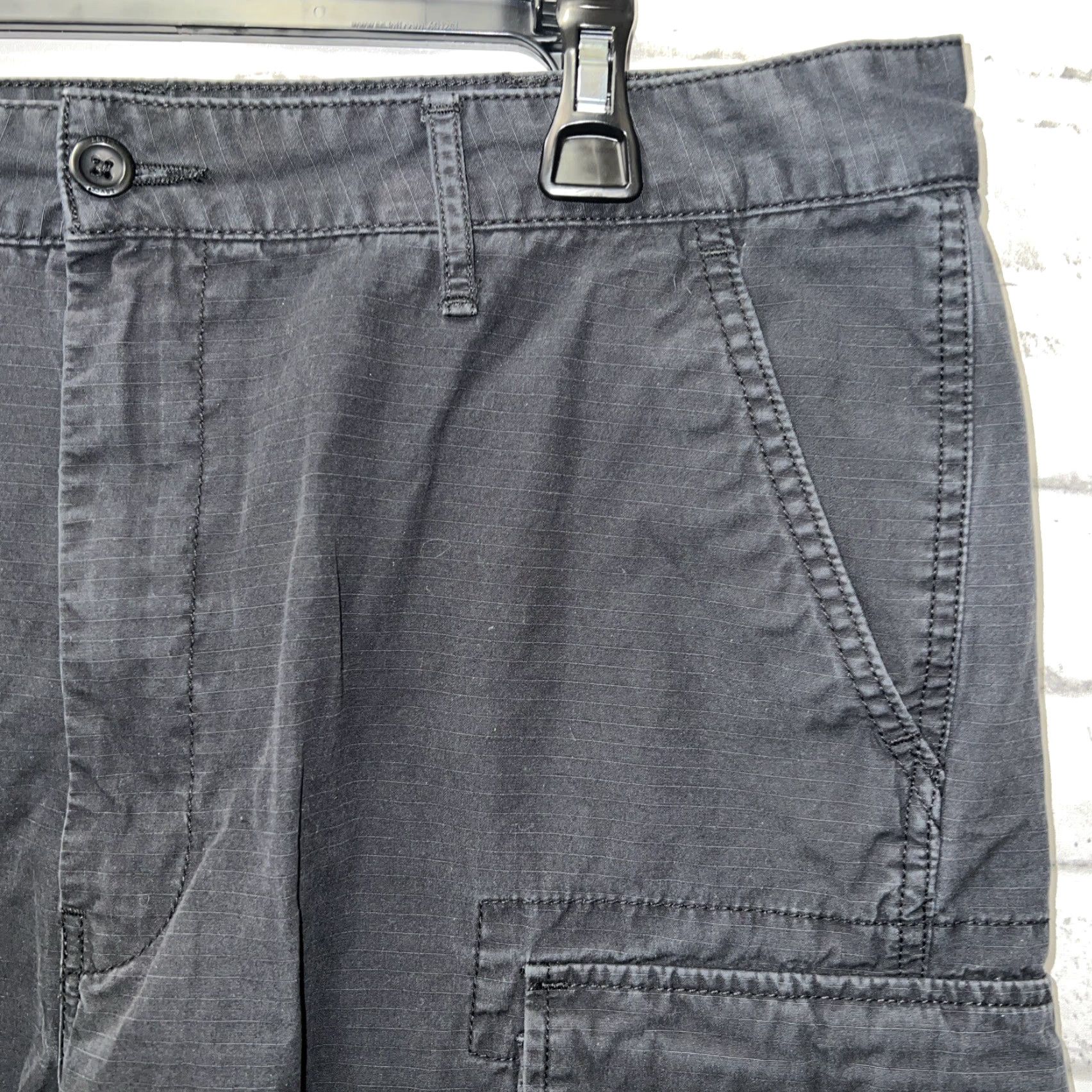 Levi's VINTAGE Levi's Cargo Shorts Navy Blue Men 36 Cargo Mens Blue 36 Levi's Nike? Size US 36 / EU 52 - 2 Thumbnail