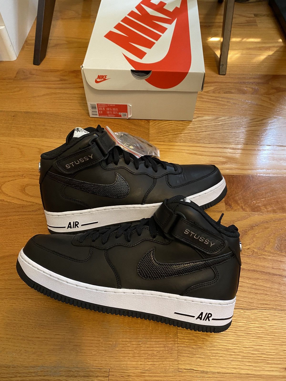 Nike x Stussy M ブラック Stussy Nike Air Force 1 Mid Black White Release Info | Hypebeast