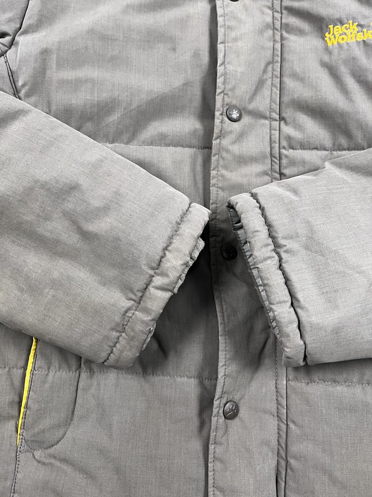 Jack Wolfskin Vintage Y2K Jack Wollfskin puffer down jacket streetwear S Size US S / EU 44-46 / 1 - 3 Thumbnail