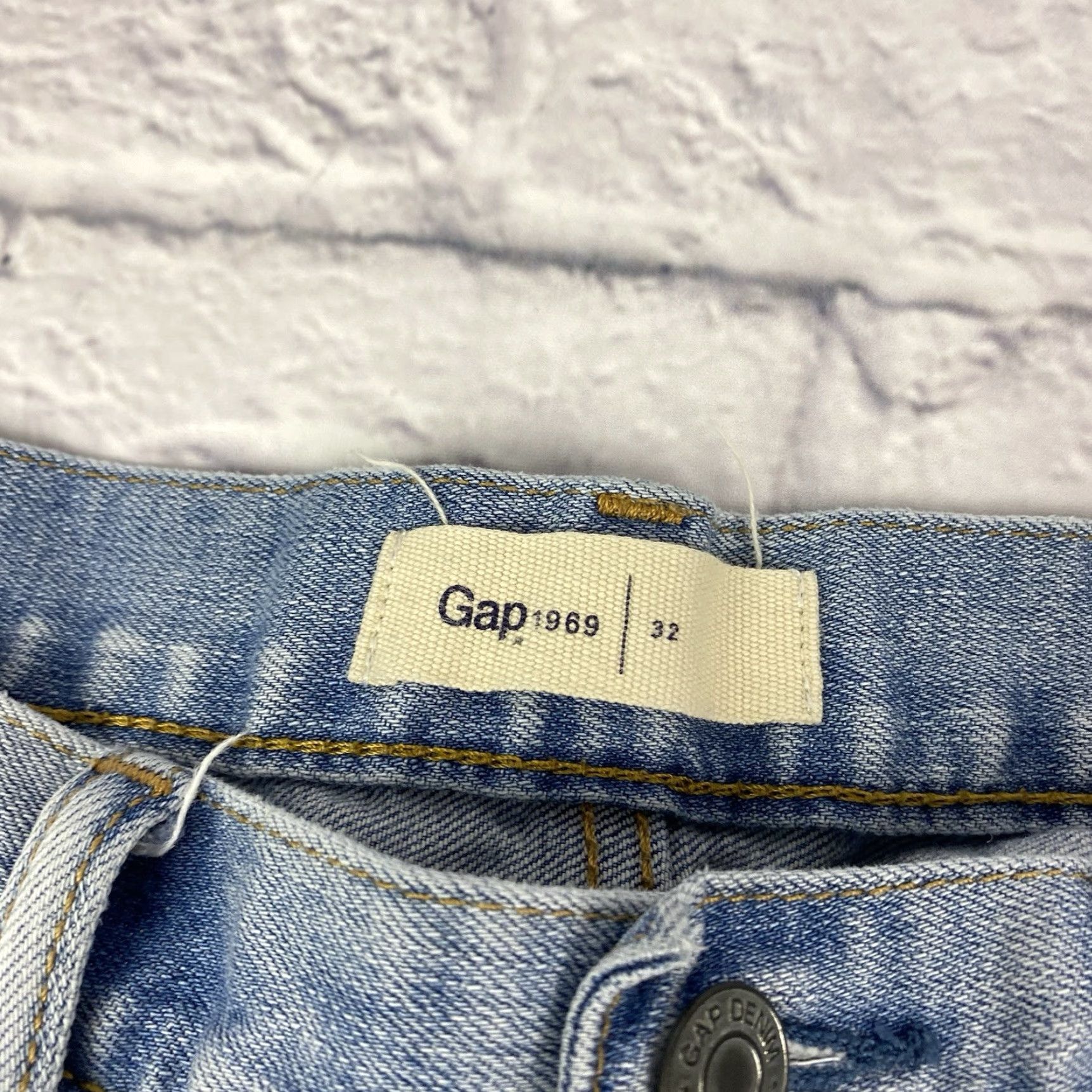 Gap Gap 1969 Womens Jeans Bermuda Shorts Denim Cuffed Light Blue High Rise 32 Inseam 9 in 5-Pocket Size 24" / US 00 / IT 34 - 3 Thumbnail