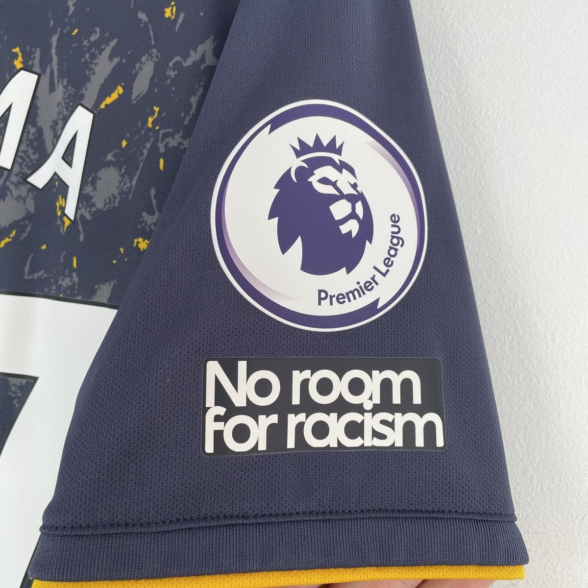 Castore Wolverhampton Adama Traore Away Jersey Shirt 2021/2022 M-L Size US L / EU 52-54 / 3 - 11 Thumbnail