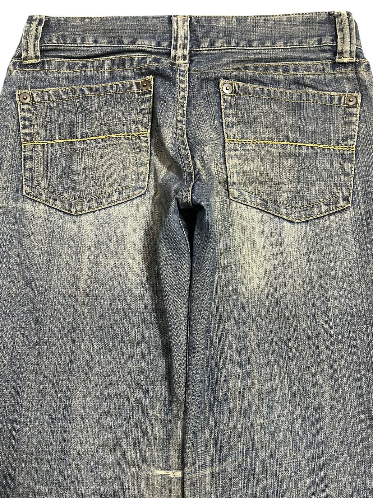 Uniqlo Vintage Japanese Uniqlo Blue Faded Wash Wide Leg Jeans Size US 31 - 5 Thumbnail