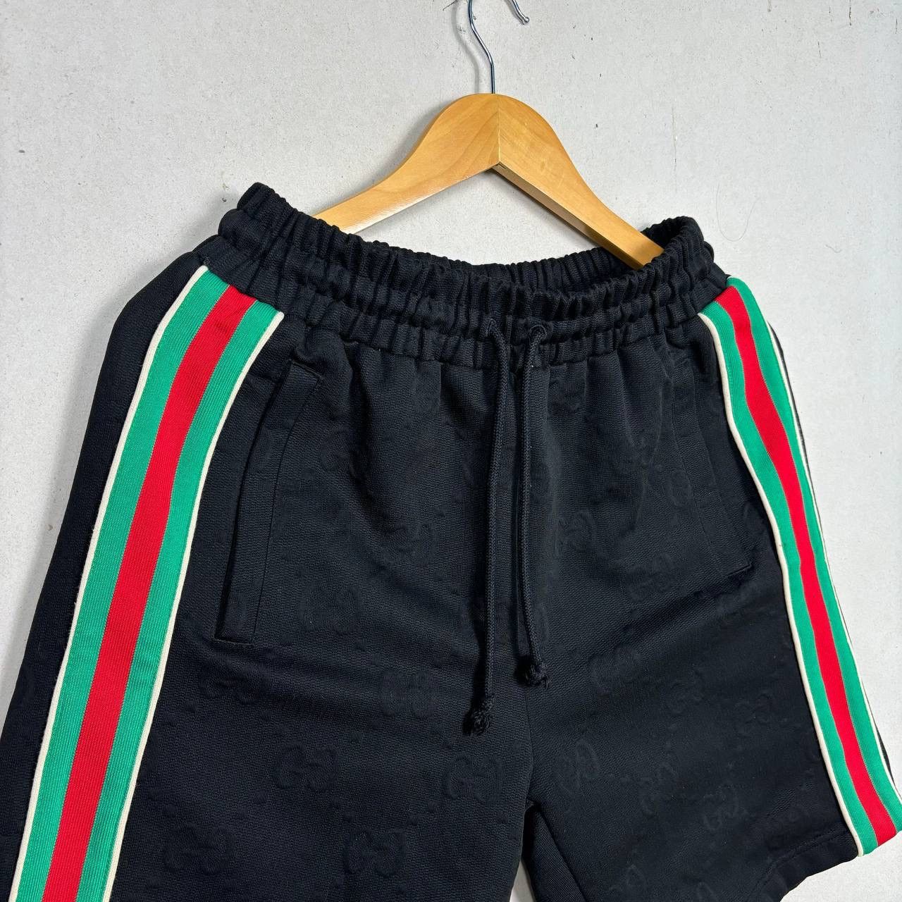 Gucci FINAL DROP! Gucci GG Jacquard Web Stripe Shorts Black Size S Size US 30 / EU 46 - 4 Thumbnail
