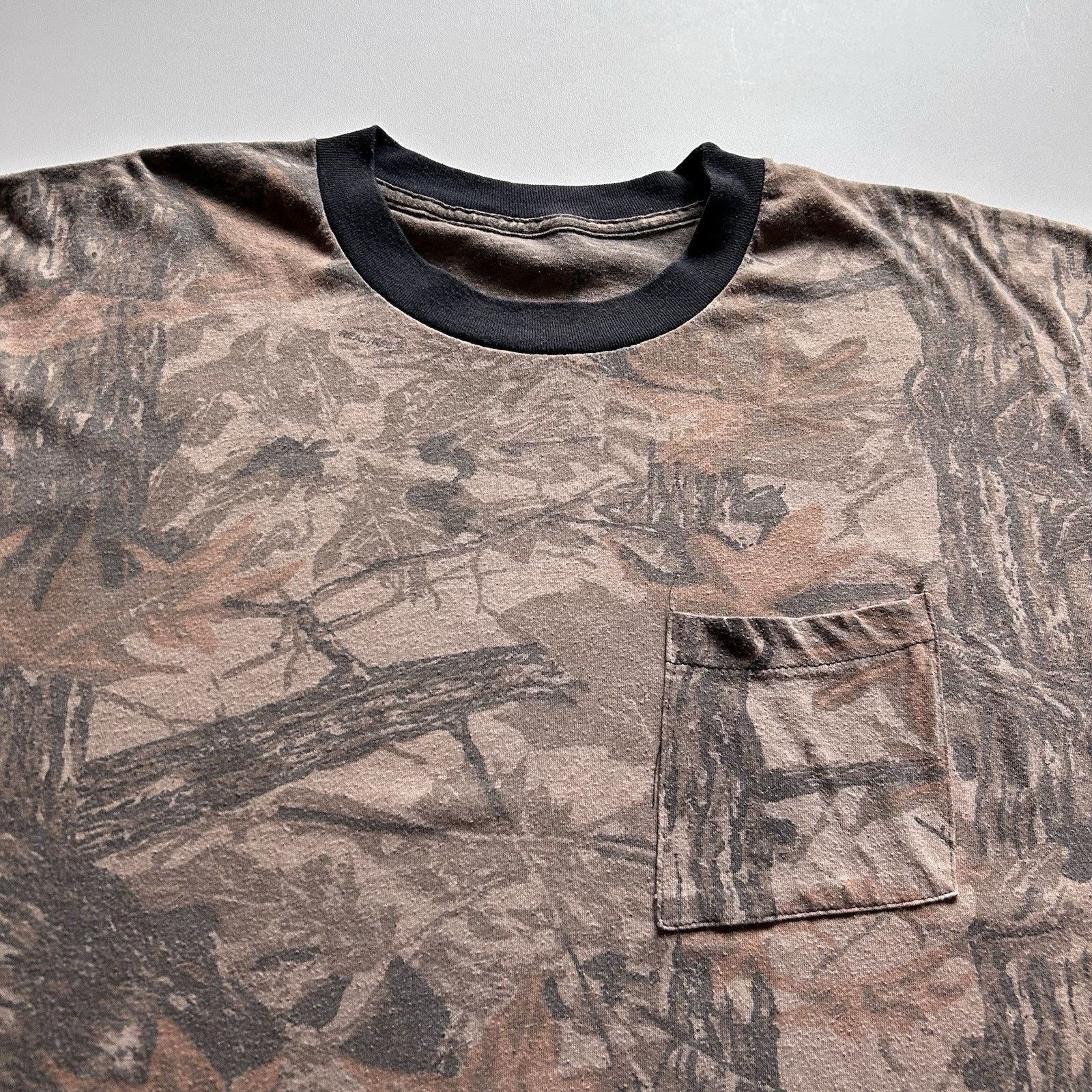 Realtree Vintage 90s Real Tree Camouflage Pocket T Shirt Large Boxy Size US L / EU 52-54 / 3 - 2 Thumbnail