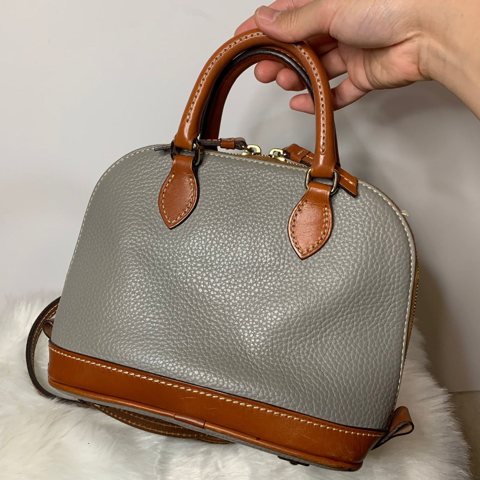 Dooney & Bourke Dooney & Bourke Gray Leather Crossbody Handbags Size ONE SIZE - 2 Thumbnail